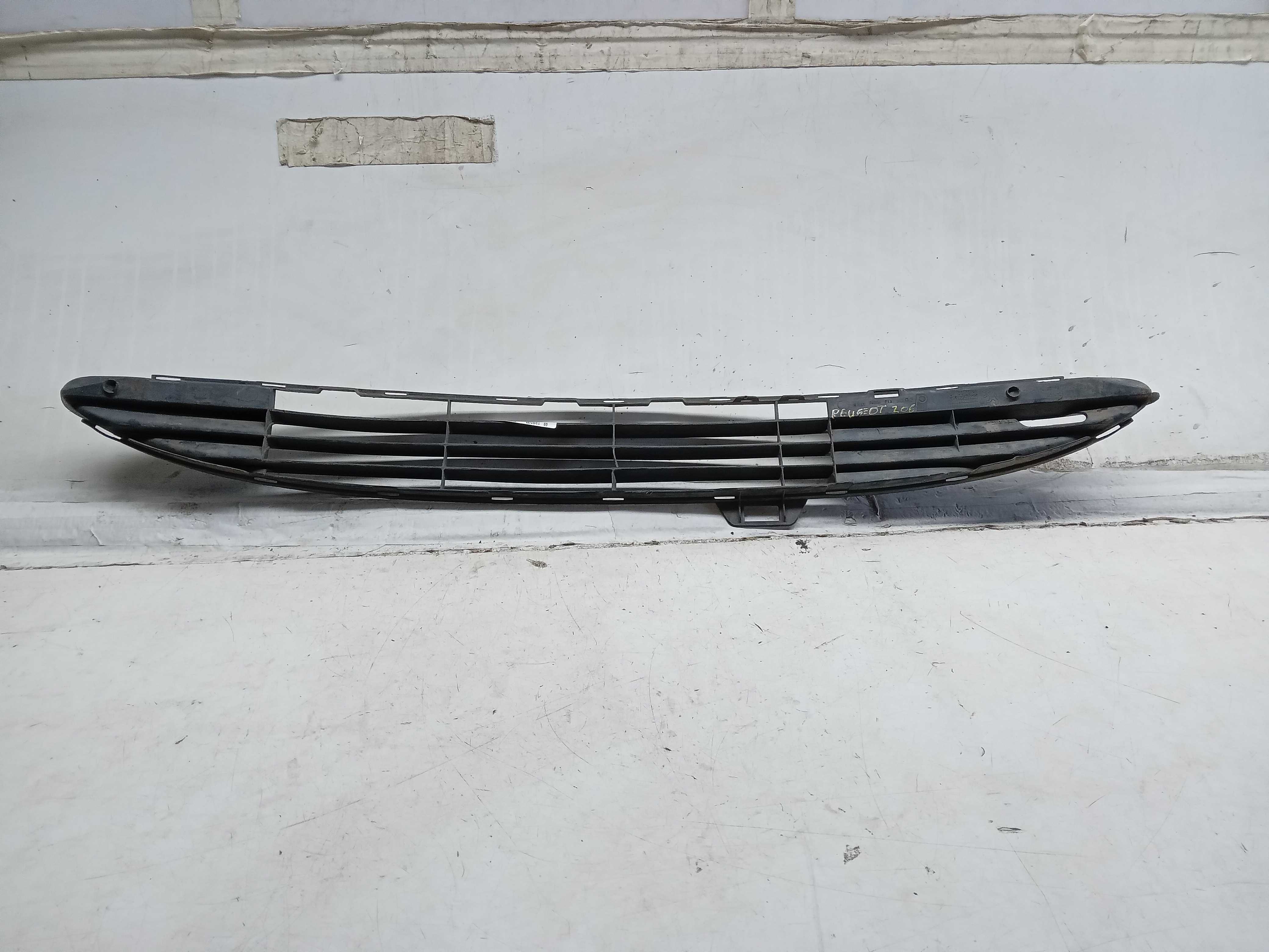 GRADE INFERIOR PARACHOQUE DIANTEIRO PEUGEOT 206 2000 1