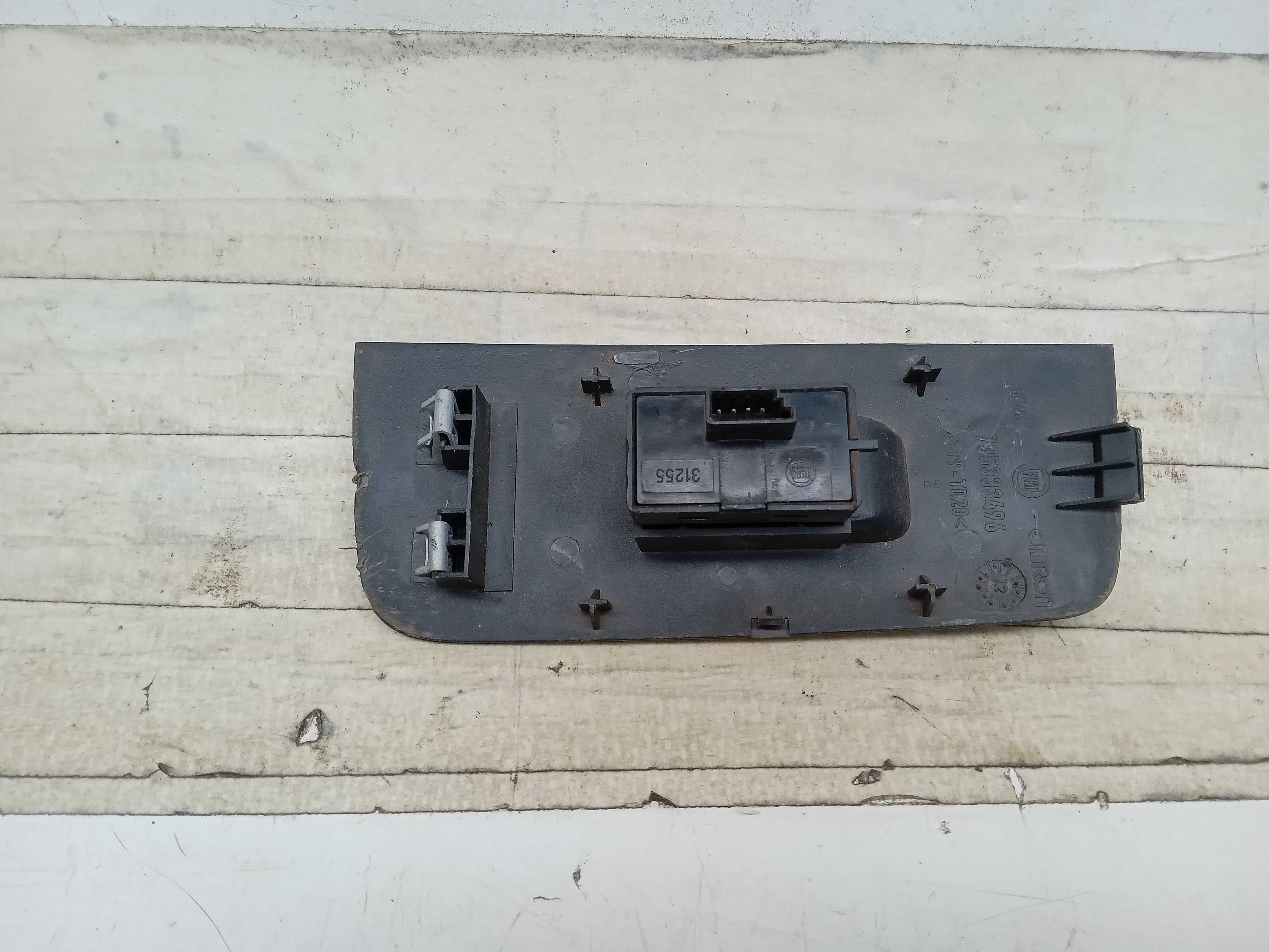 comando botao vidro direito fiat strada 2004 2