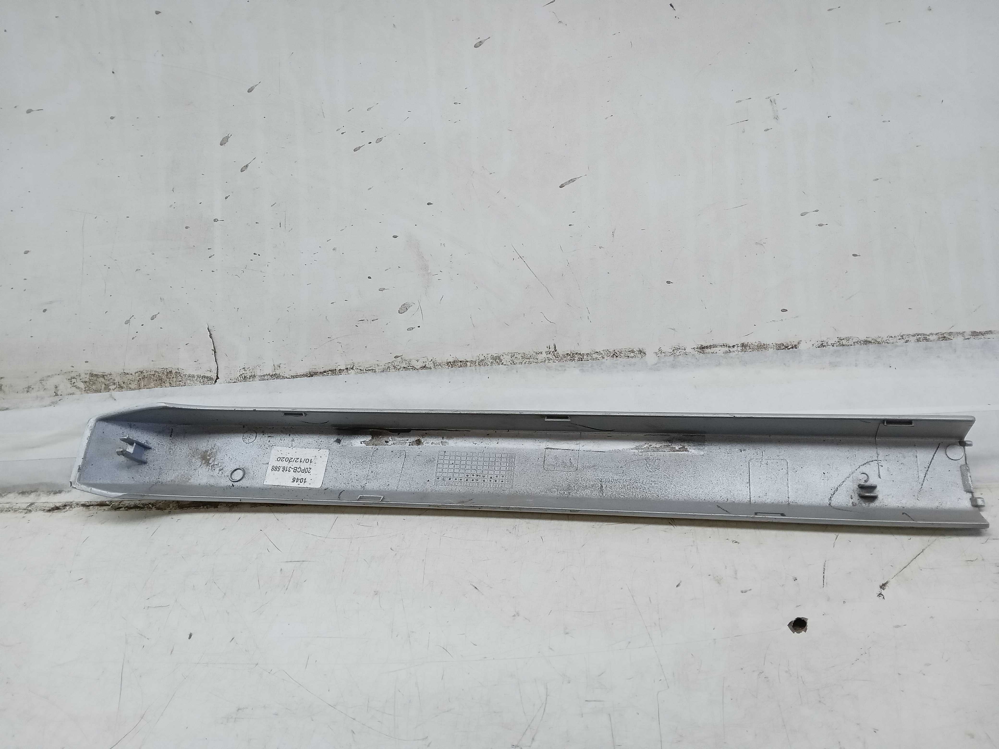 ACABAMENTO RACK TETO TRASEIRO PEUGEOT 2008 ano 2015 2