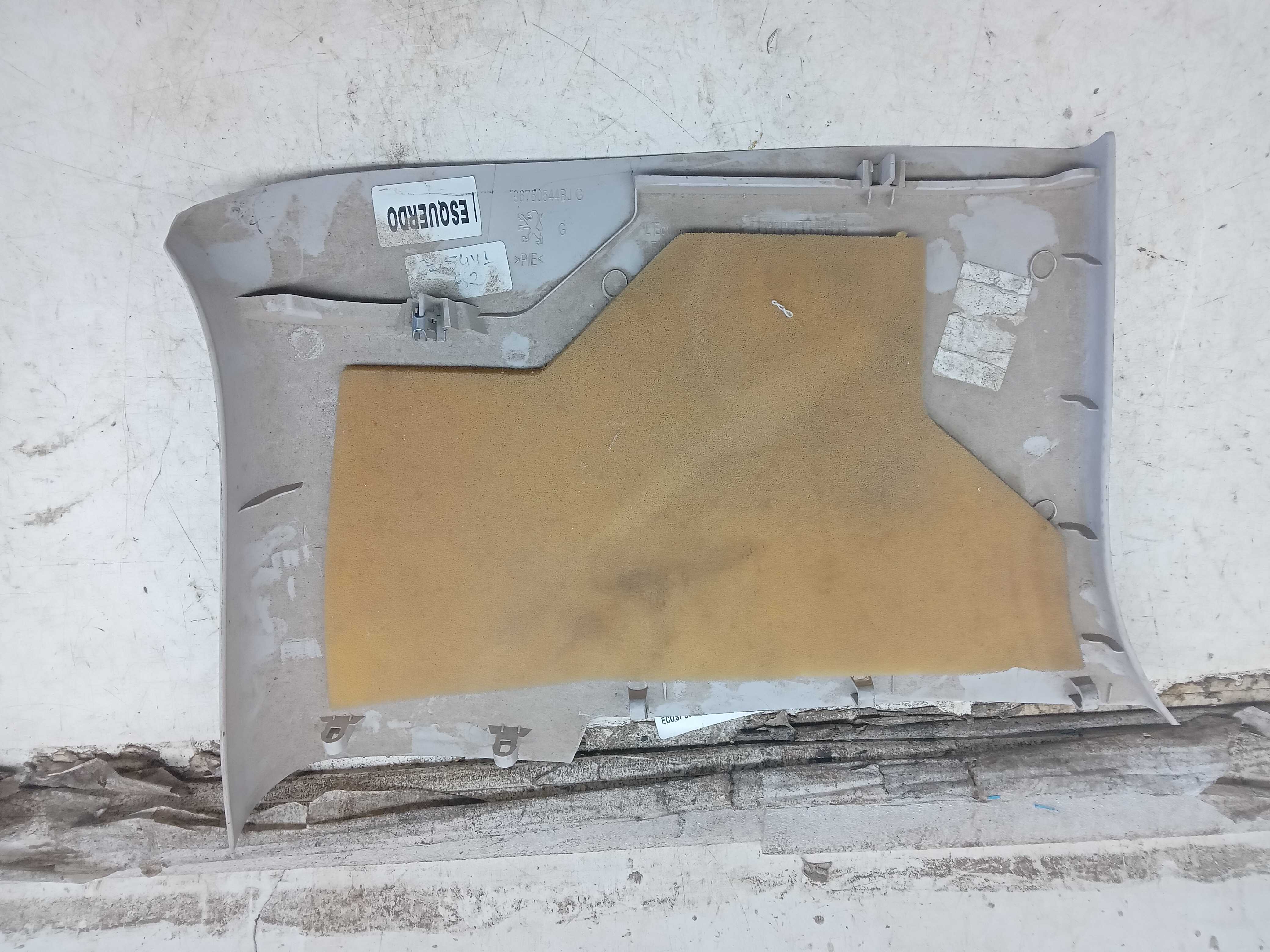 MOLDURA ACABAMENTO INTERNO TRASEIRO LE PEUGEOT 308 2012 2