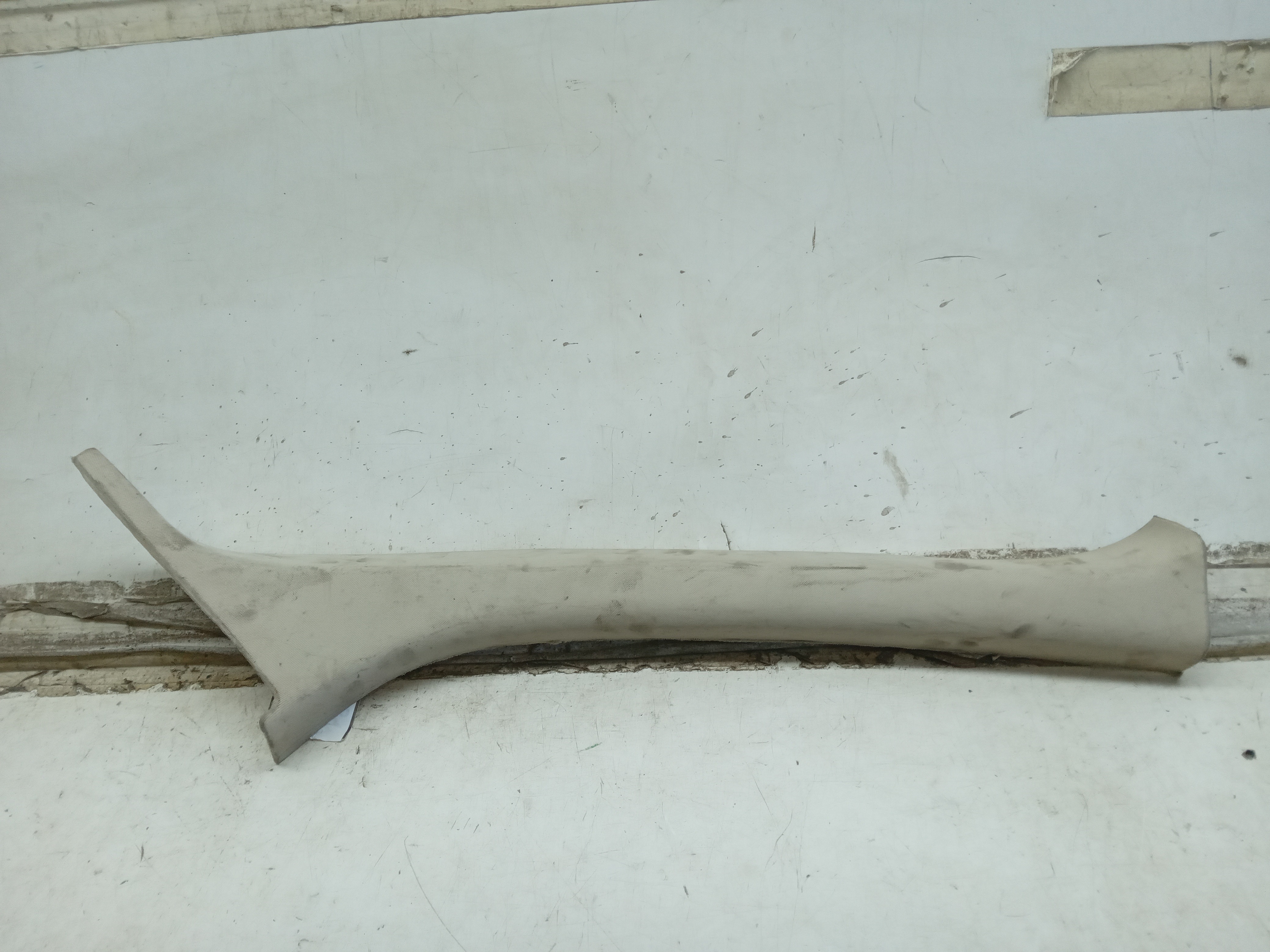 MOLDURA ACABAMENTO COLUNA PARABRISA LD VOLVO XC60 2011