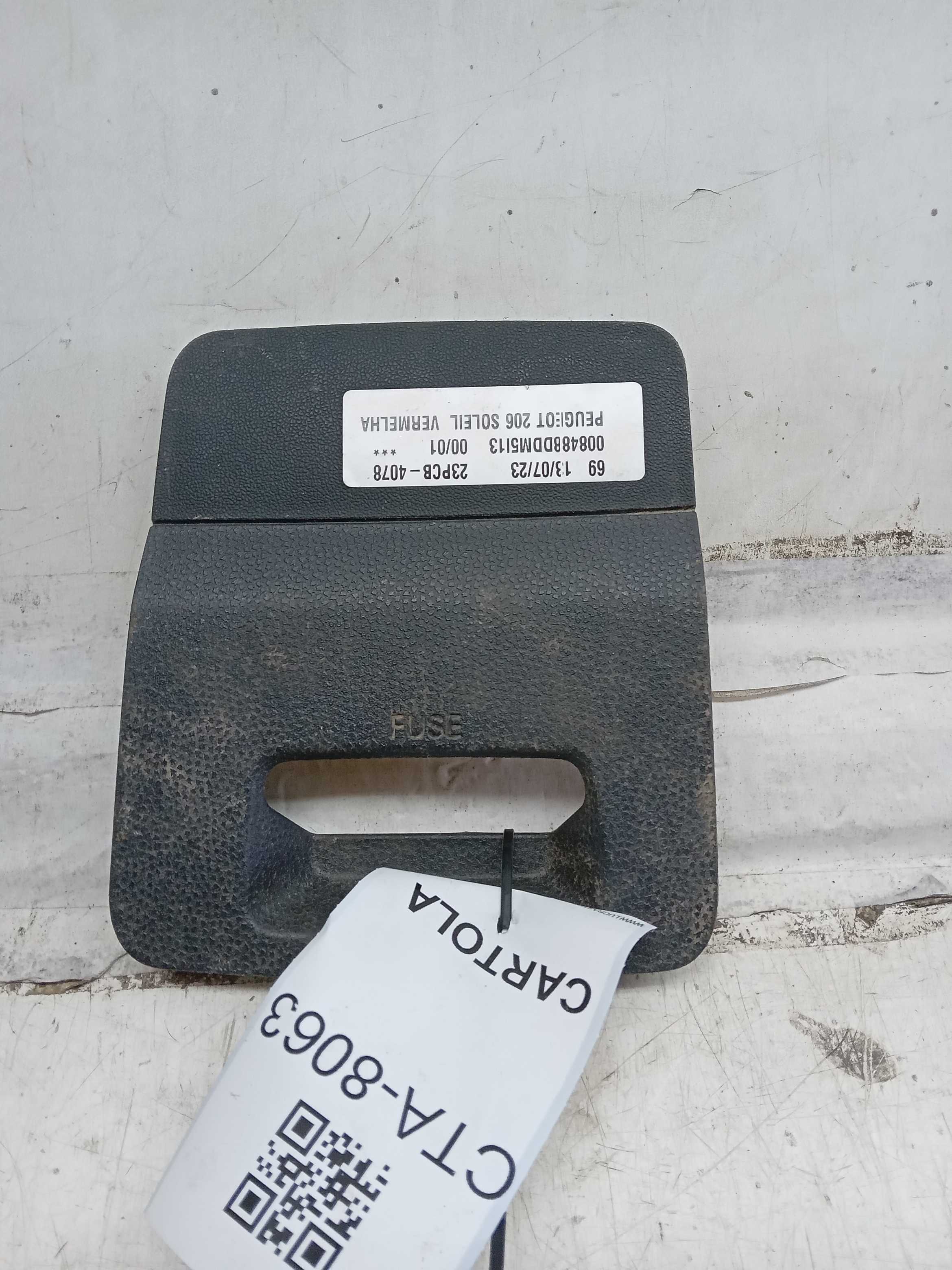 MOLDURA TAMPA CAIXA FUSIVEL LE PEUGEOT 206 2015 1