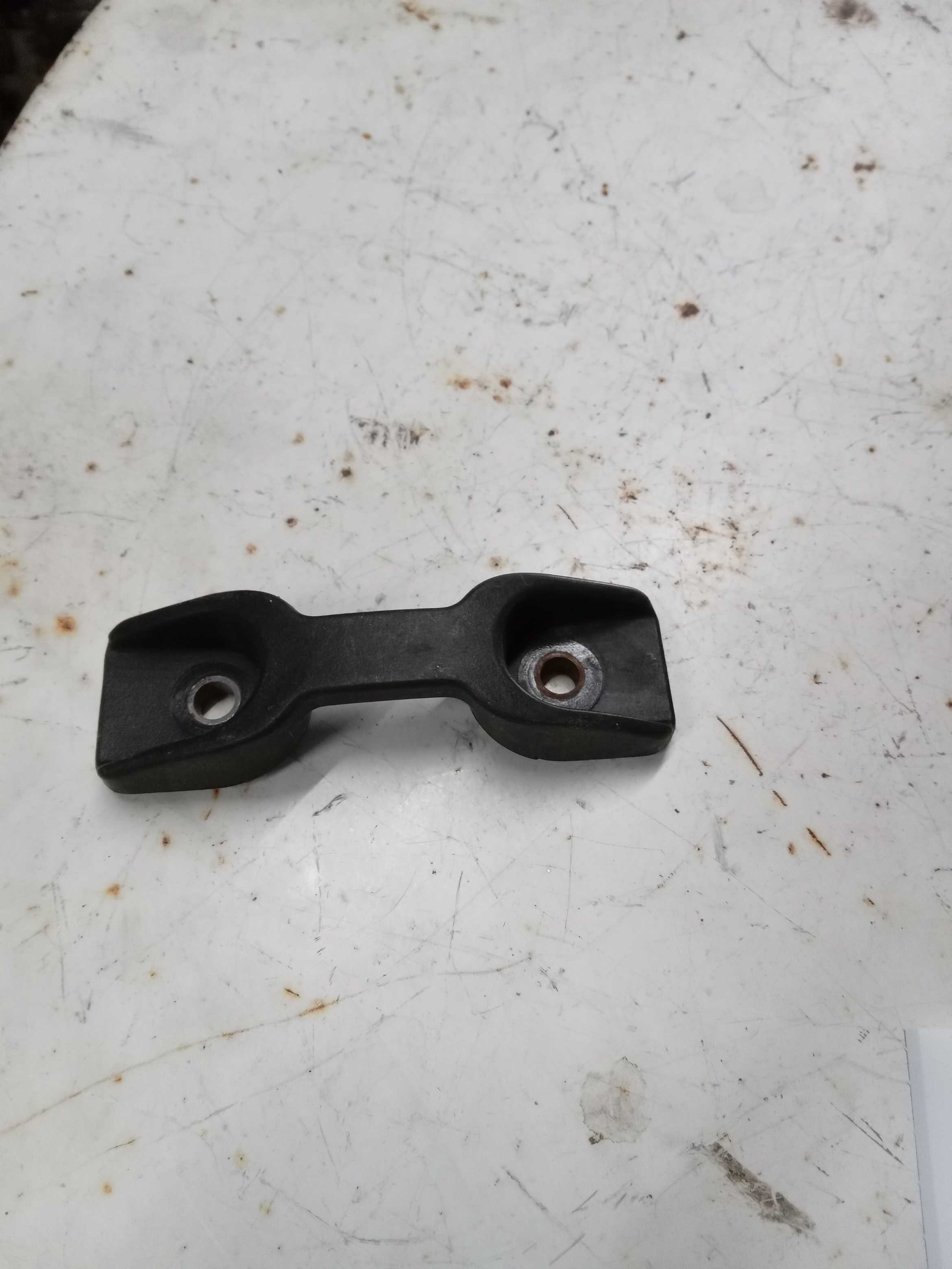 GANCHO DA CAÇAMBA FIAT STRADA 1