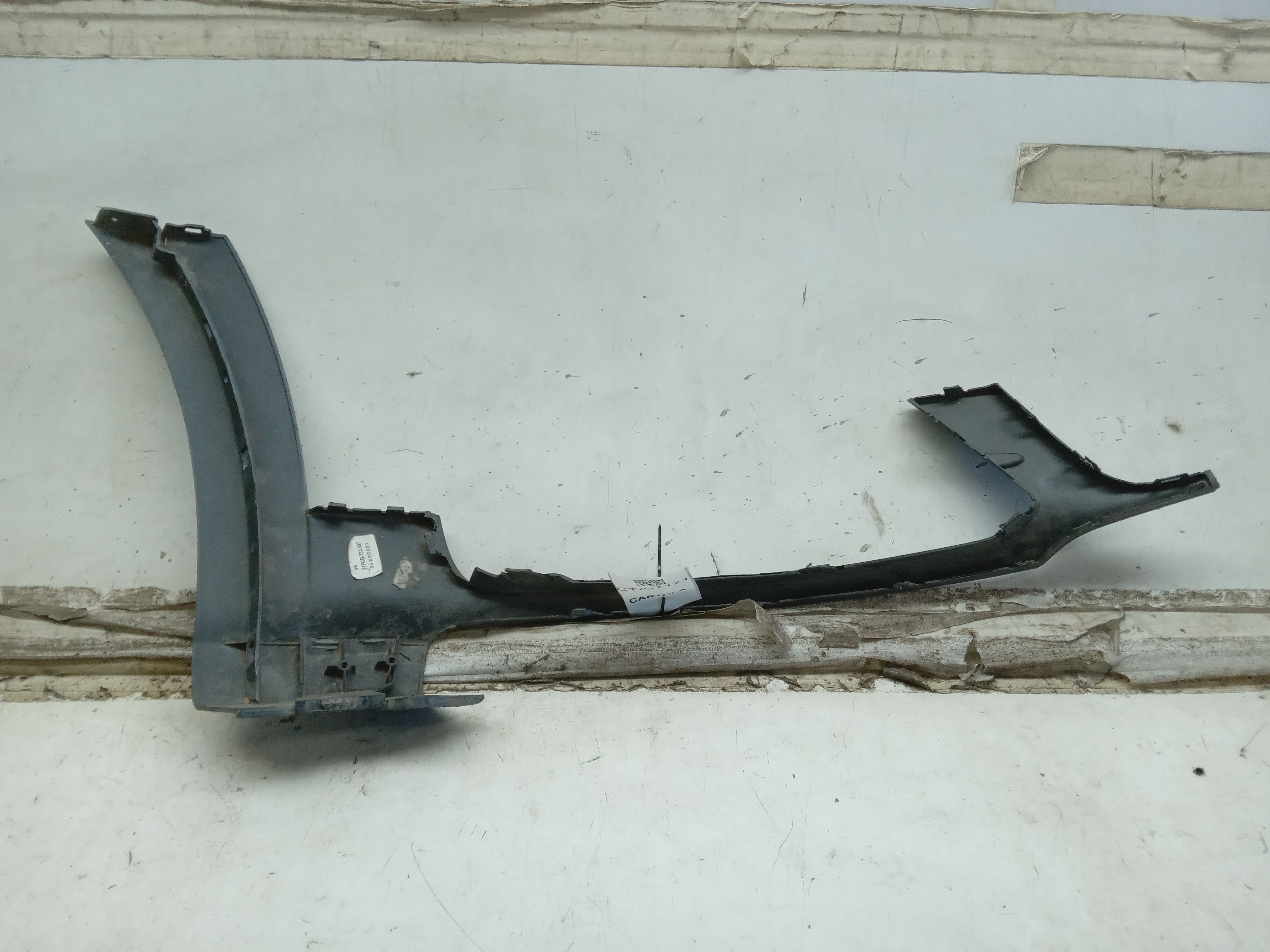 MOLDURA ACABAMENTO PARACHOQUE AUDI A6 2