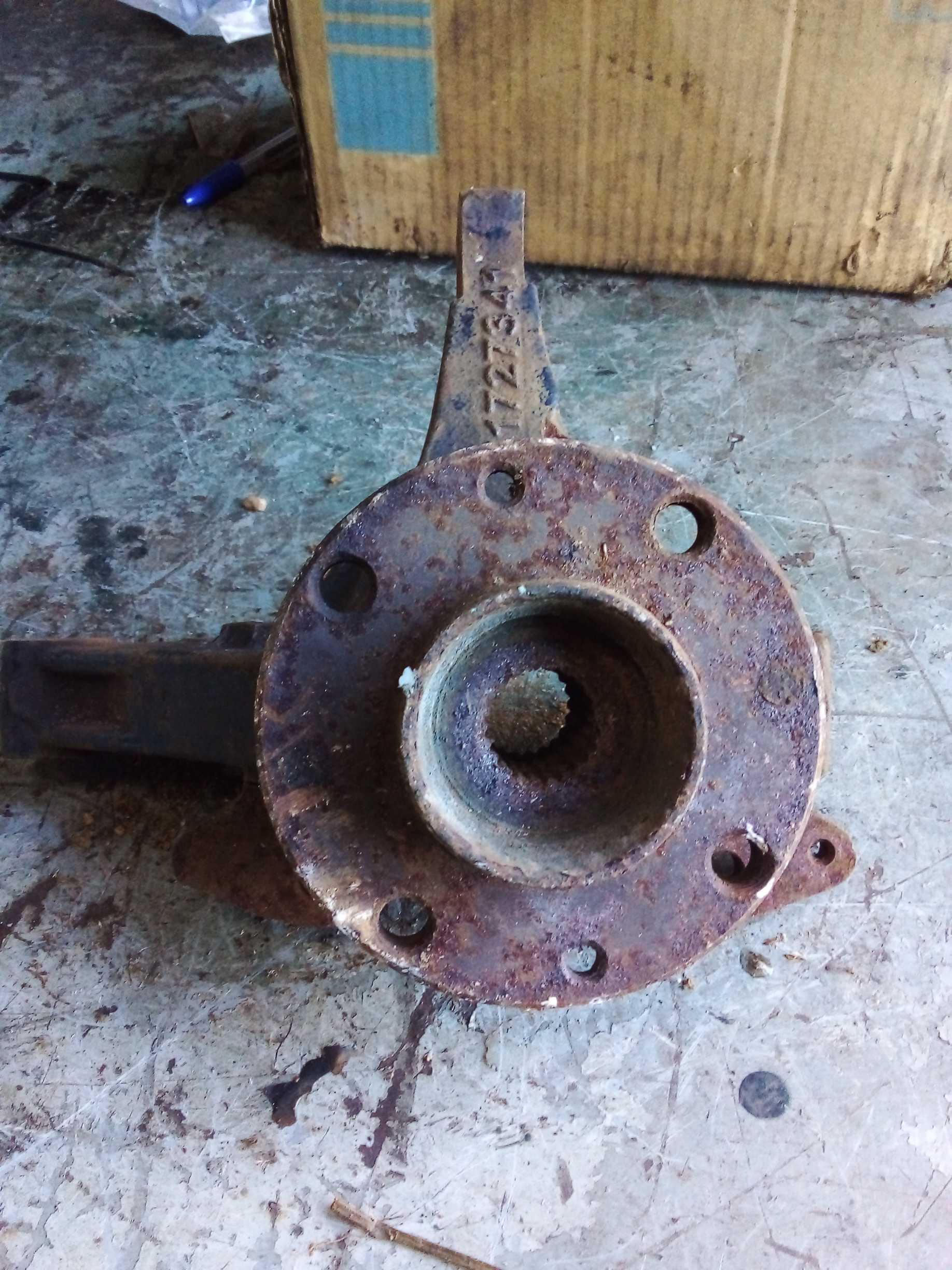 CUBO MONTANTE DIANTEIRO ESQUERDO FIAT PALIO 2