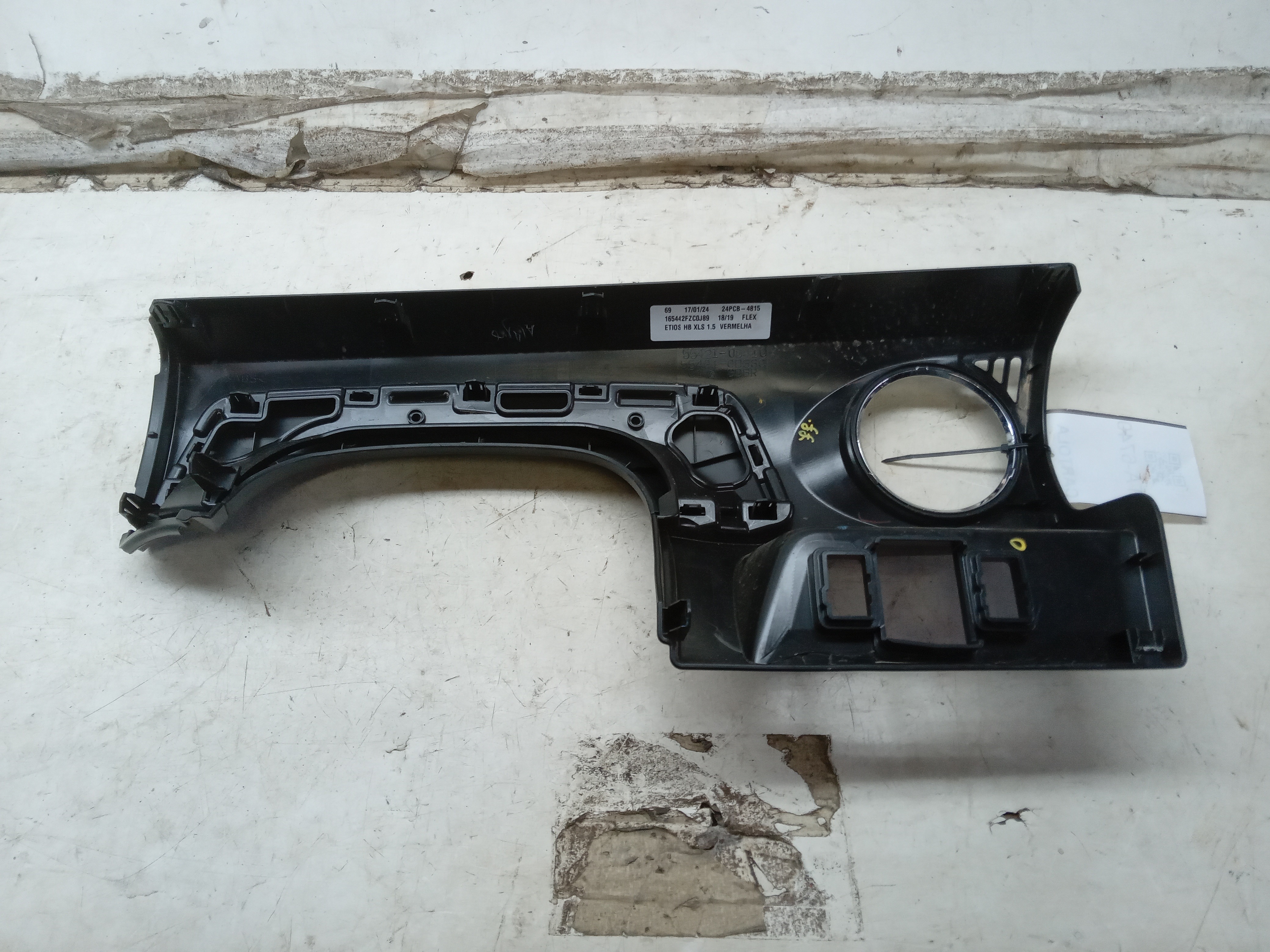 MOLDURA ACABAMENTO PAINEL DIFUSOR AR TOYOTA ETIOS 2019 2