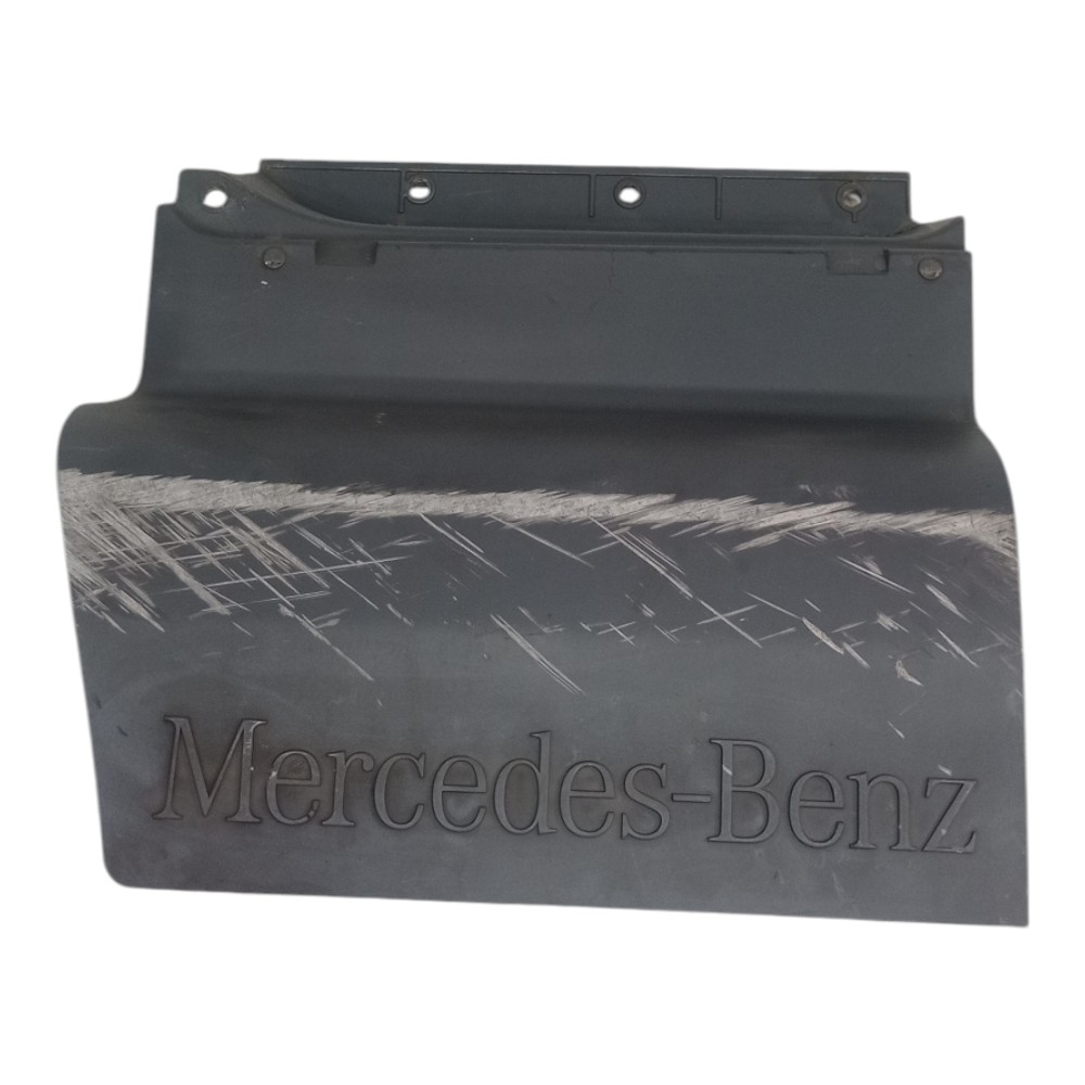 Acabamento Cobertura Estribo Lado Direito Mercedes Benz 2544
