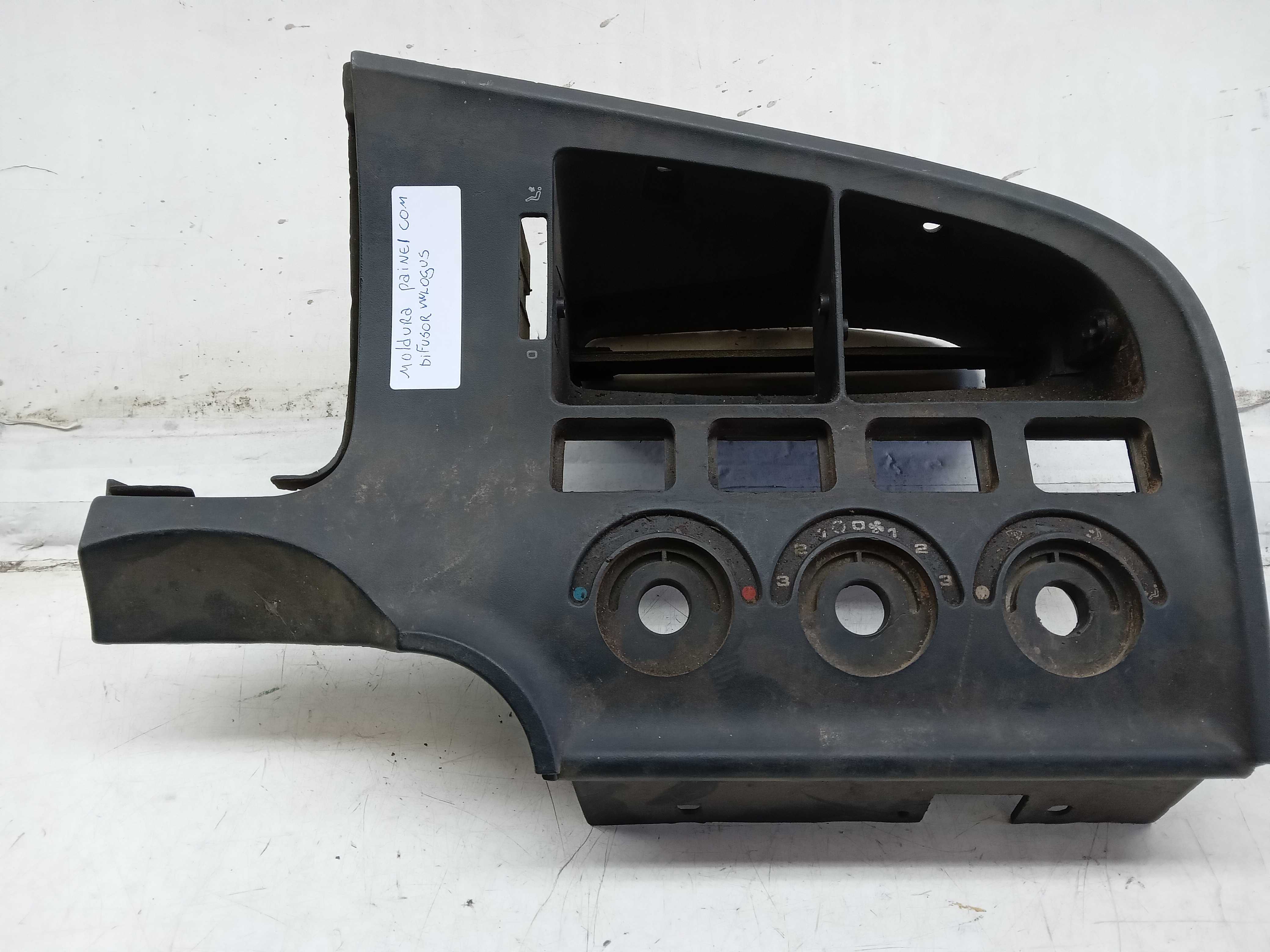 MOLDURA COMANDO AR PAINEL COM DIFUSOR  VW LOGUS 2