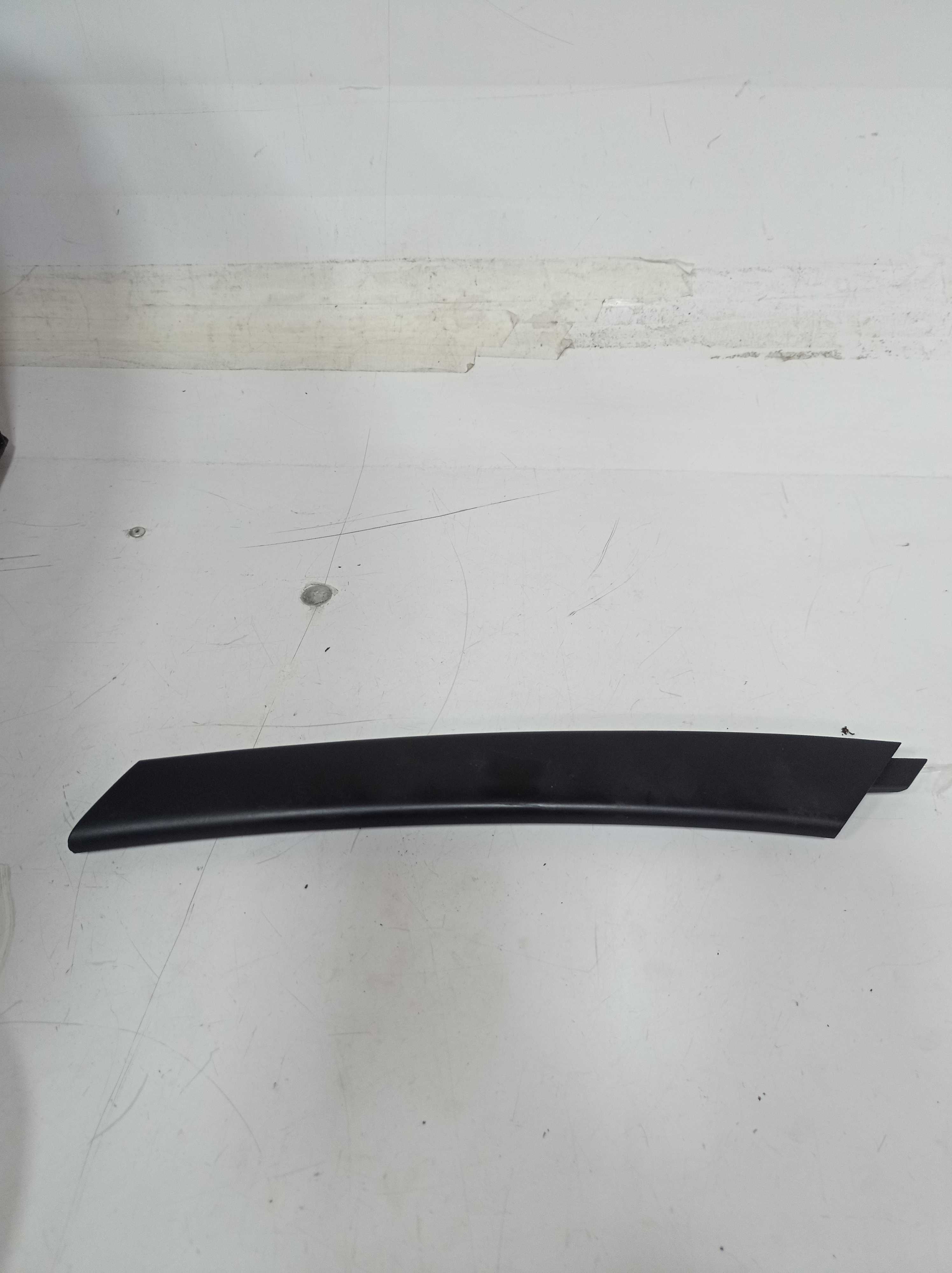 5n0867172 MOLDURA PUXADOR PORTA DIANT DIREITA TIGUAN 2012