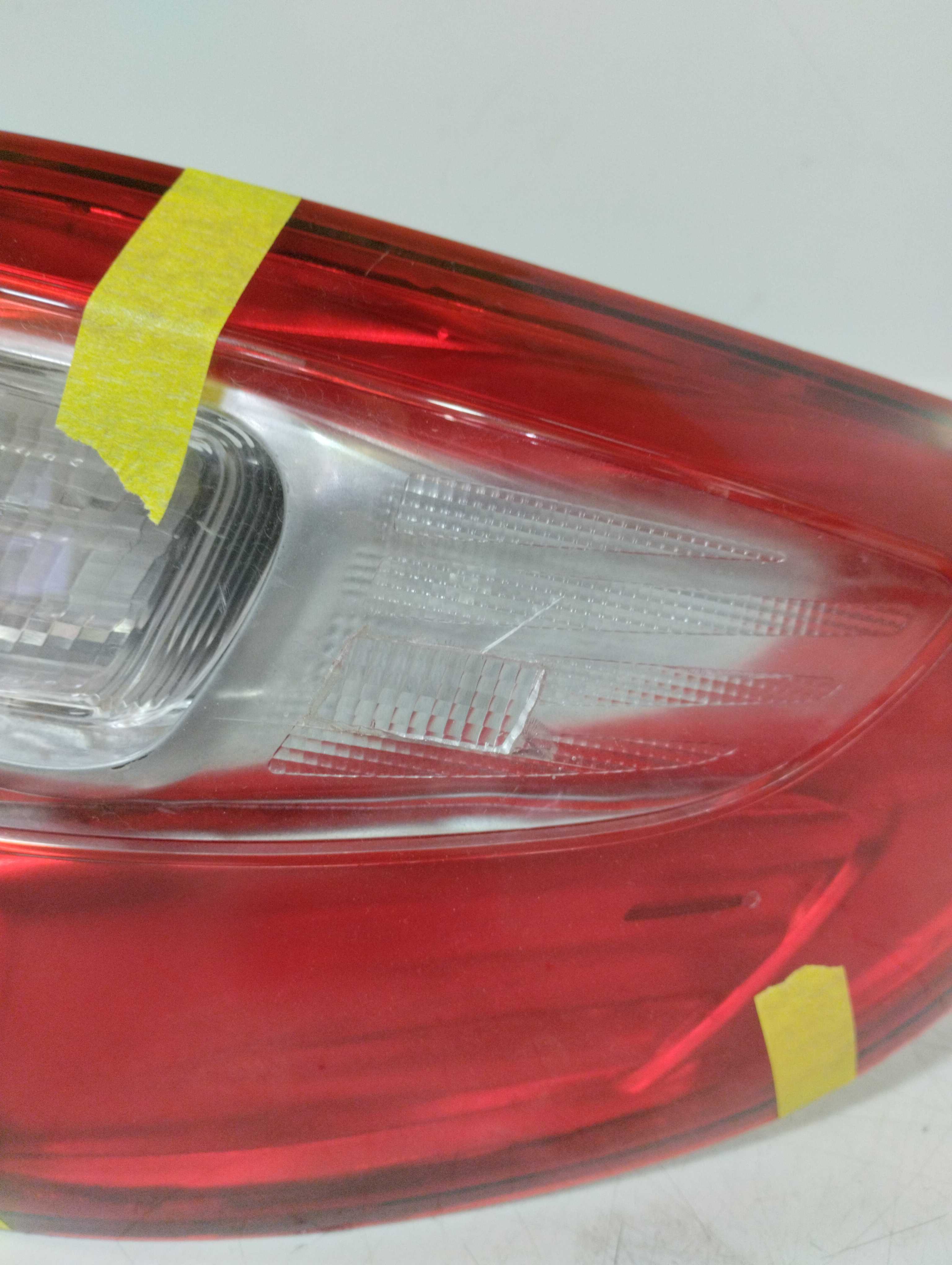 Lanterna traseira direita Fiat Strada 2014/2017 recuperada 3