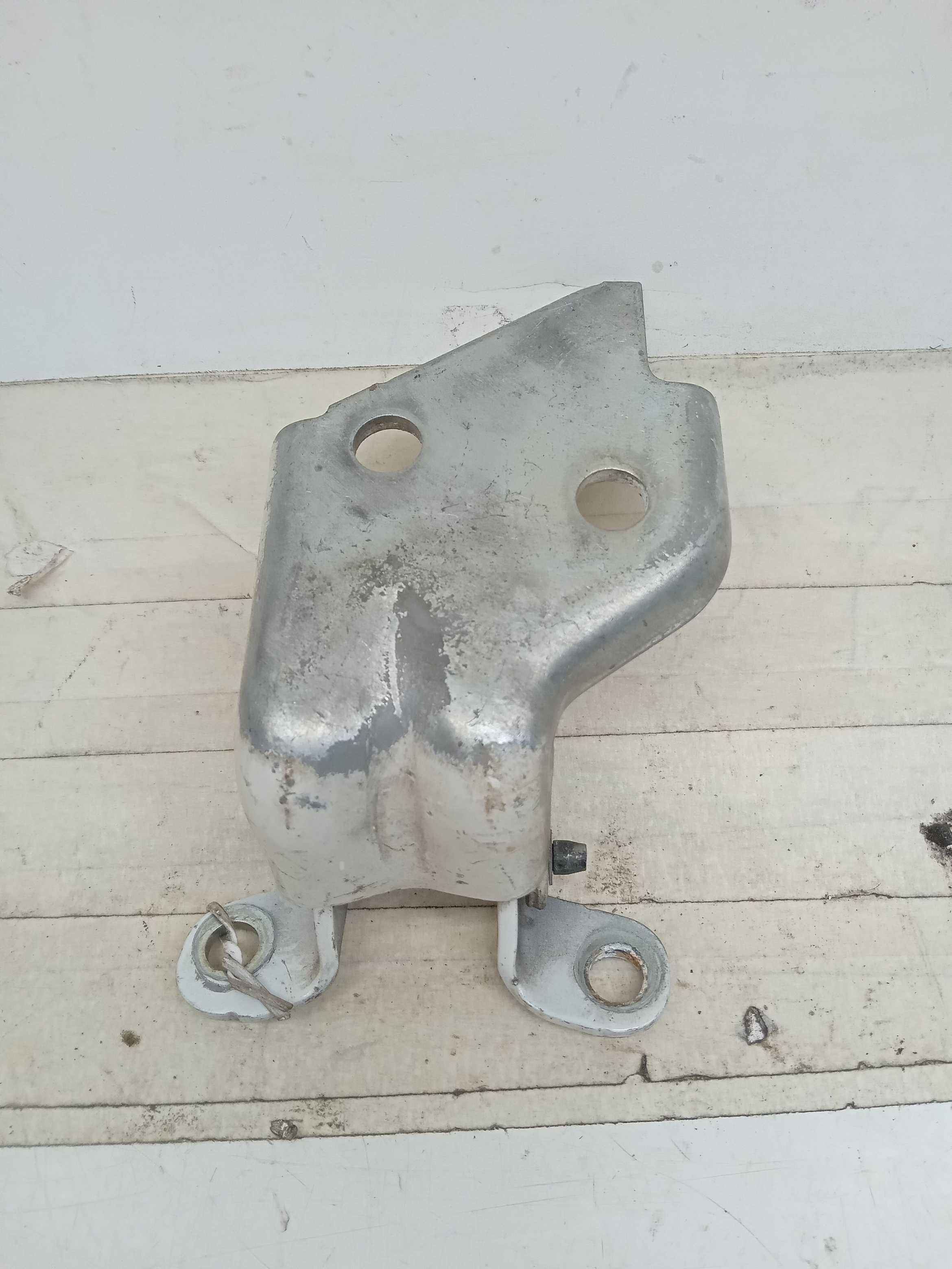 DOBRADIÇA SUPERIOR PORTA TRASEIRA LD GM S10 2017 2