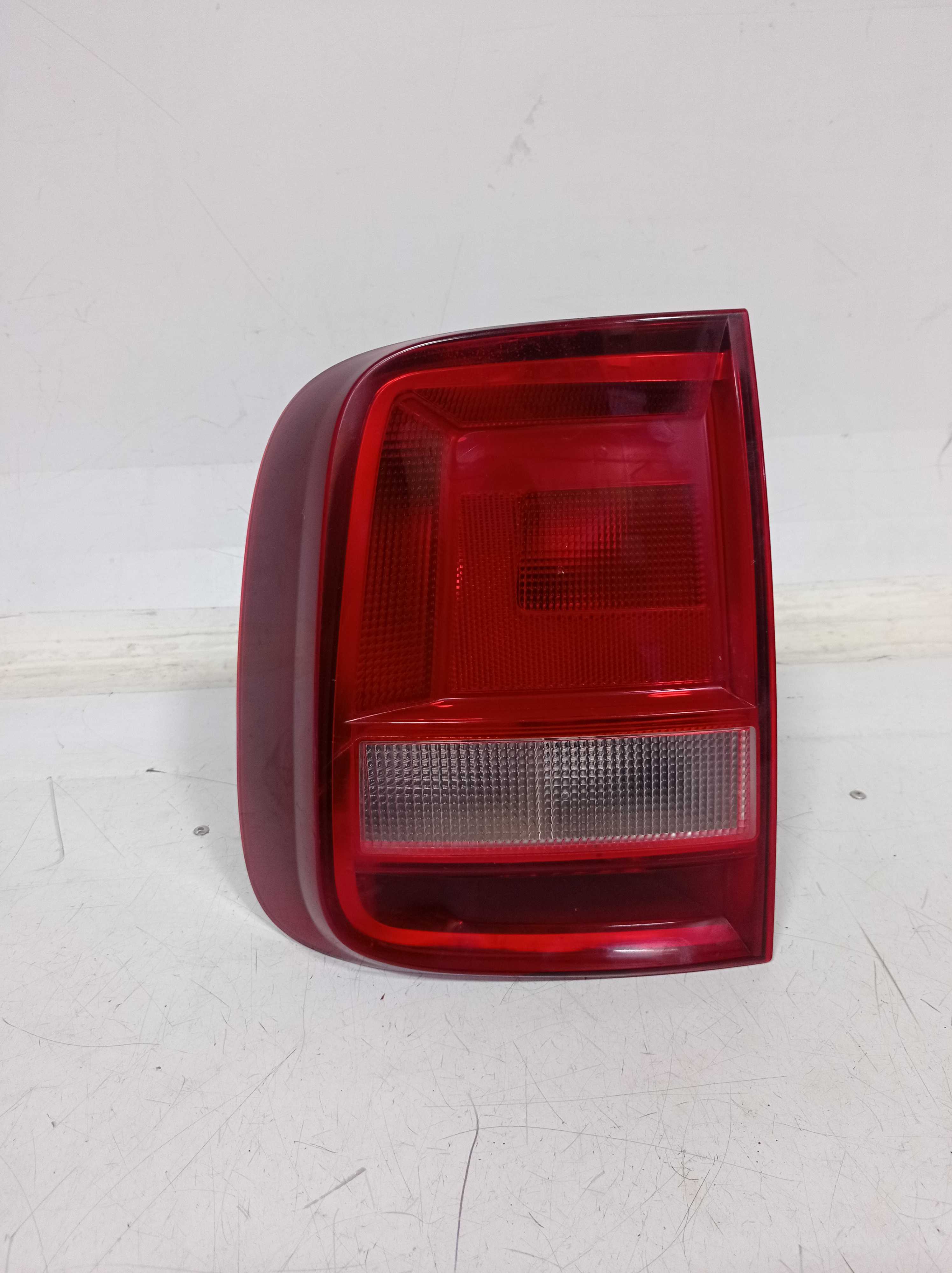 5U7945095G LANTERNA TRAS ESQUERDA VW SAVEIRO ROBUST G5 G7 G8