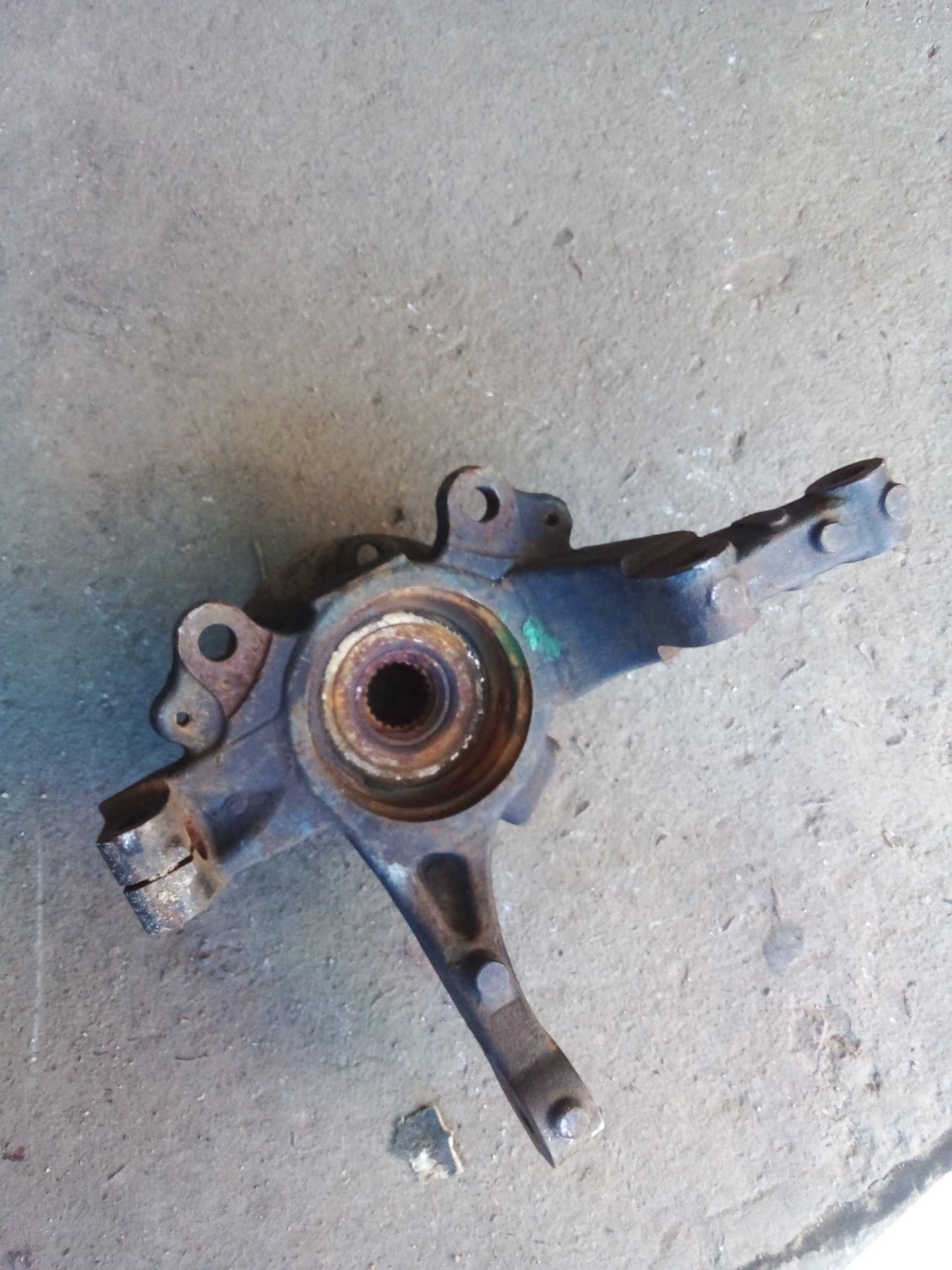 CUBO MONTANTE DIANTEIRO DIREITO FIAT LINEA 2010 4
