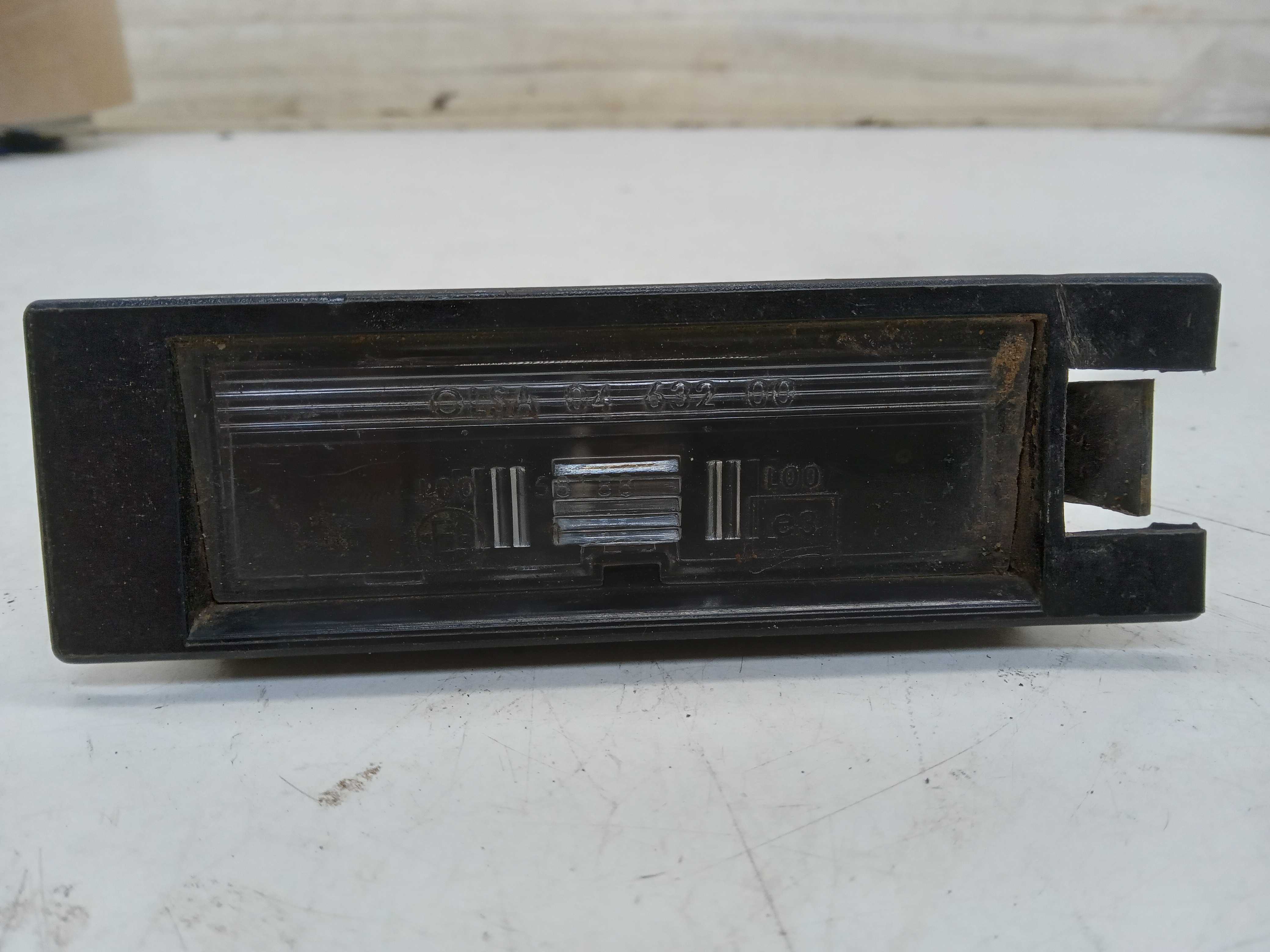 LUZ PLACA TRASEIRA FIAT UNO 2016