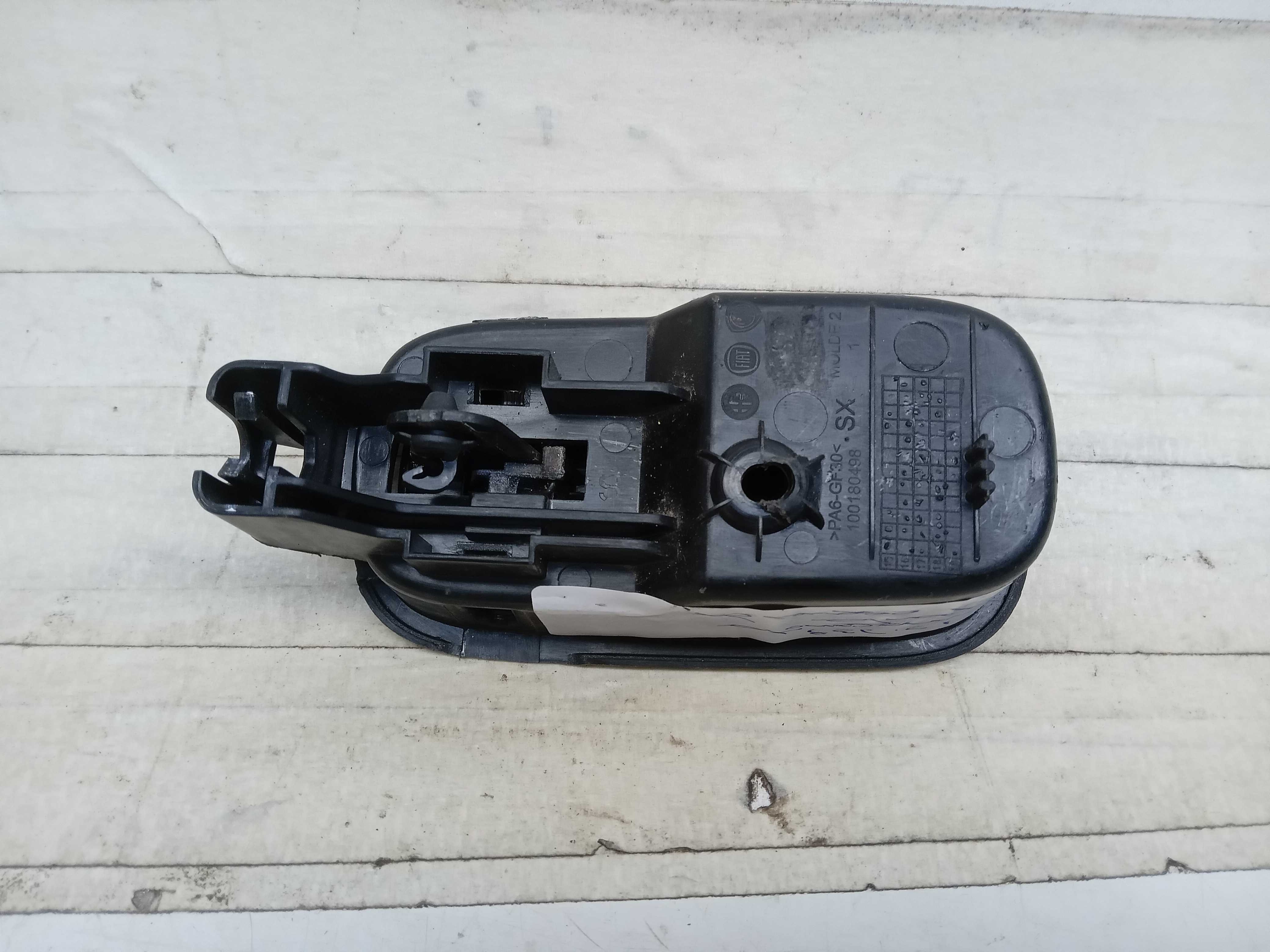 MAÇANETA INTERNA PORTA TRASEIRA LE FIAT UNO VIVACE 1