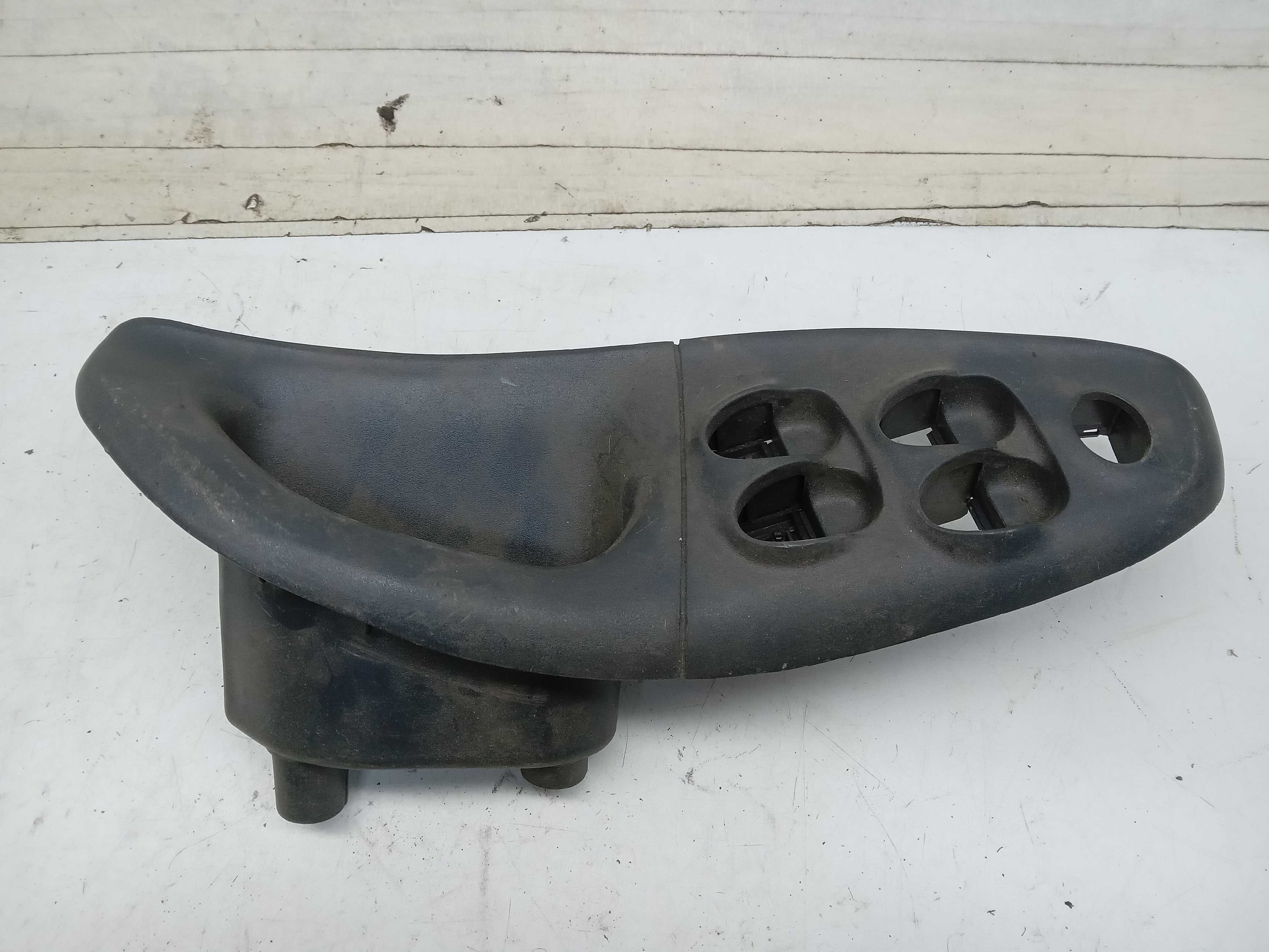 MOLDURA COMANDO BOTAO VIDRO PUXADOR PORTA DIANT LE MAREA 02 1