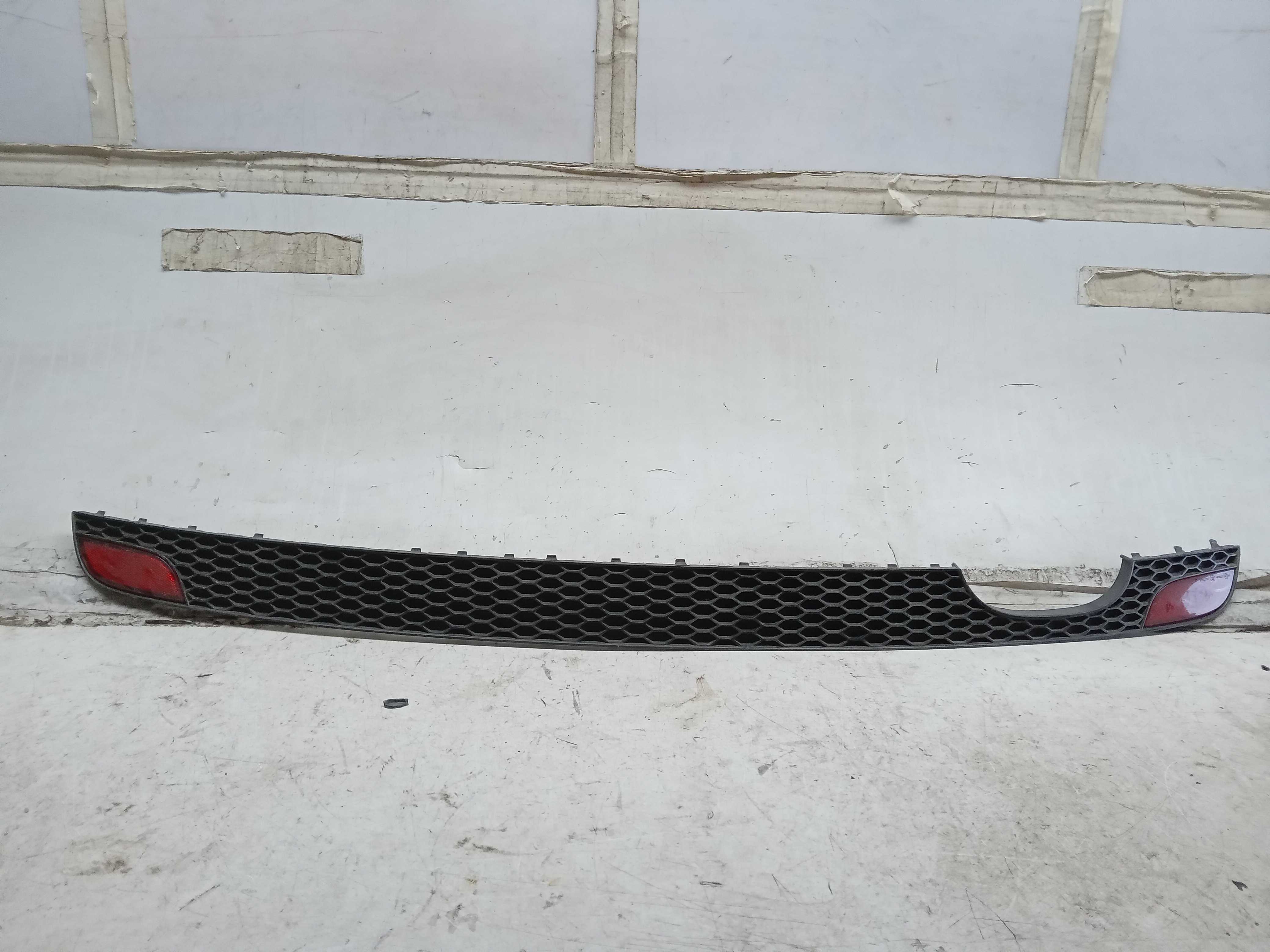 MOLDURA ACABAMENTO PARACHOQUE TRASEIRO AUDI A1S LINE 2015