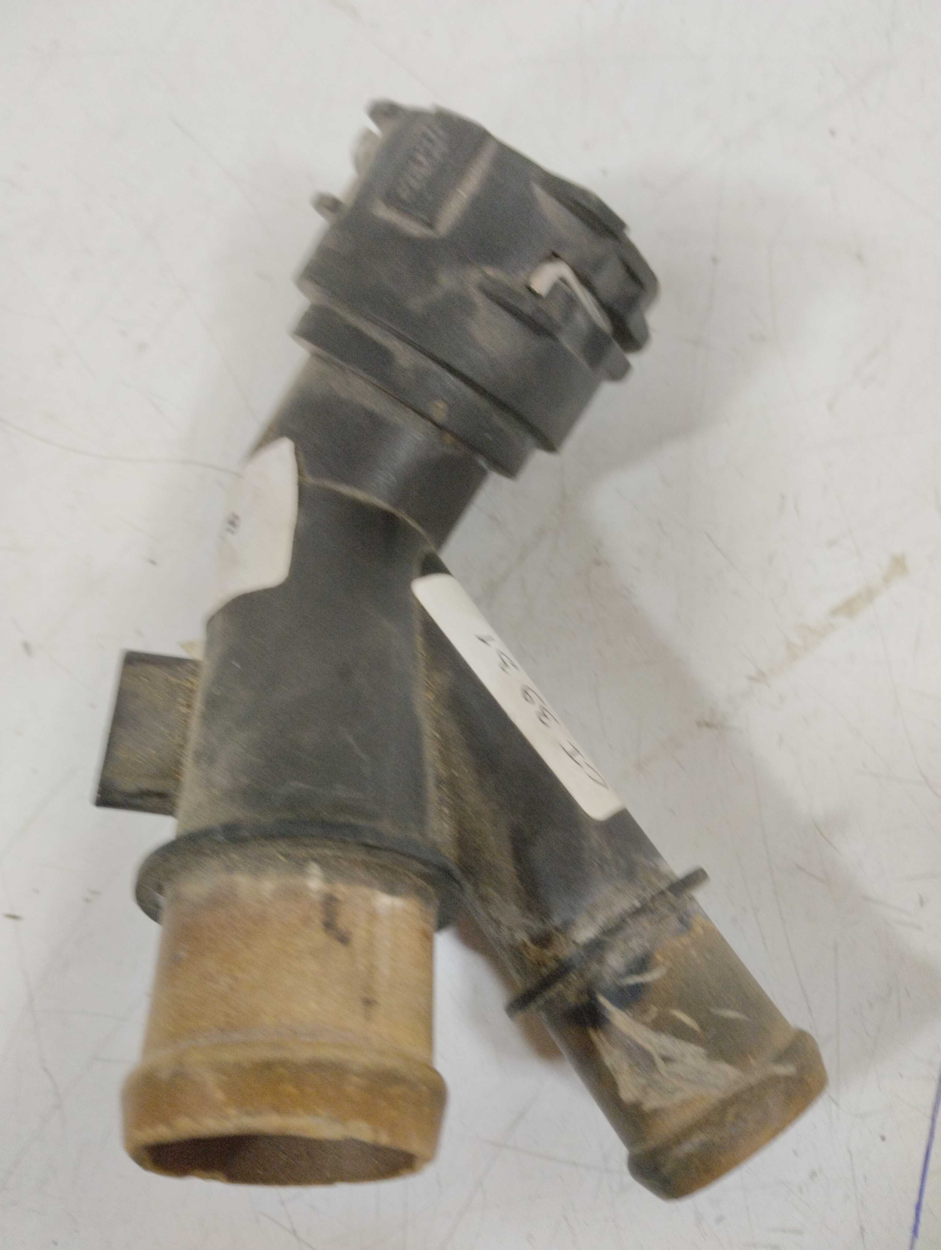 Flange conector agua passat Golf 2