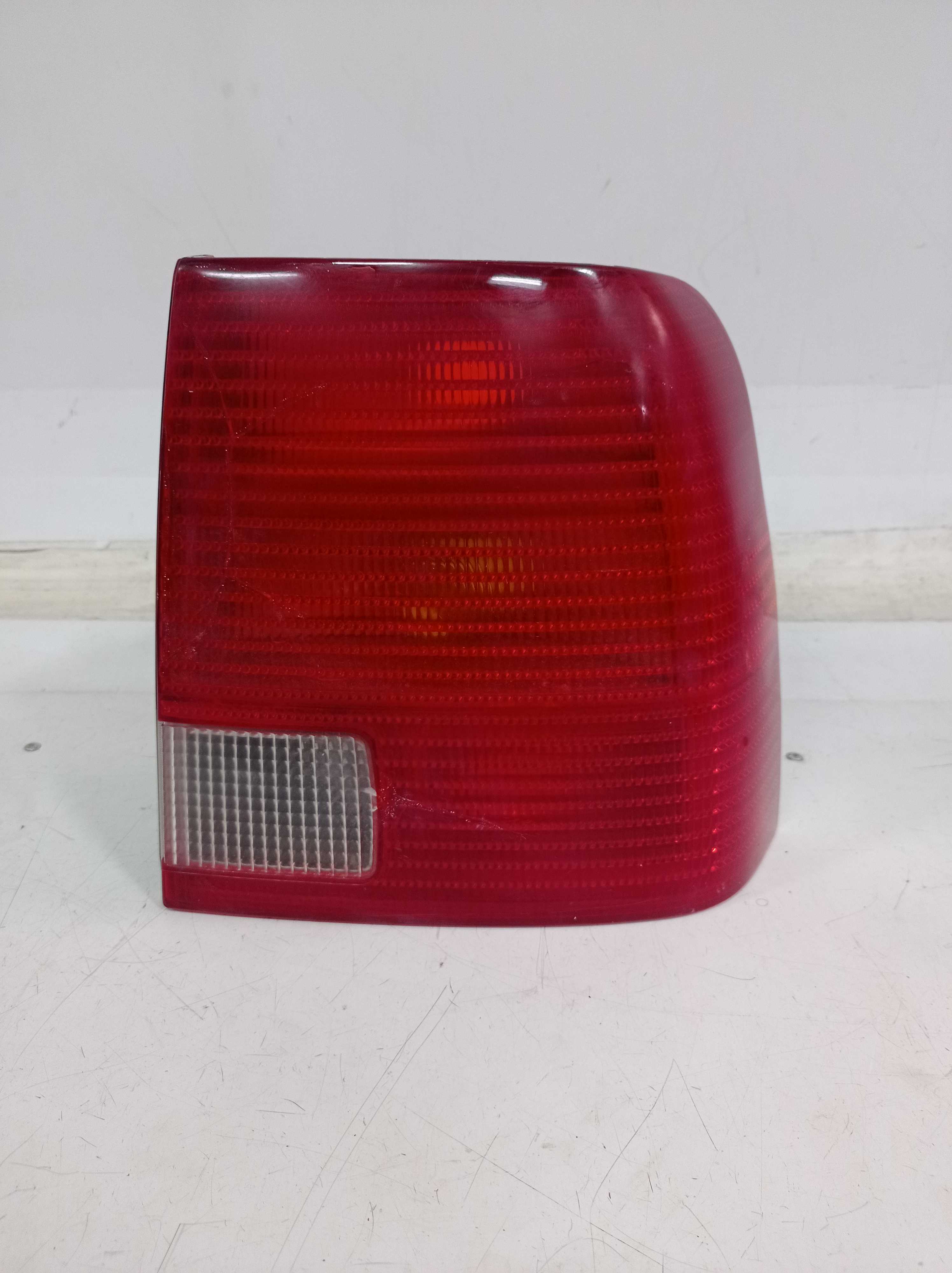 LANTERNA DIREITA VW PASSAT VARIANT 1997 A 2000 RECUPERADA 1