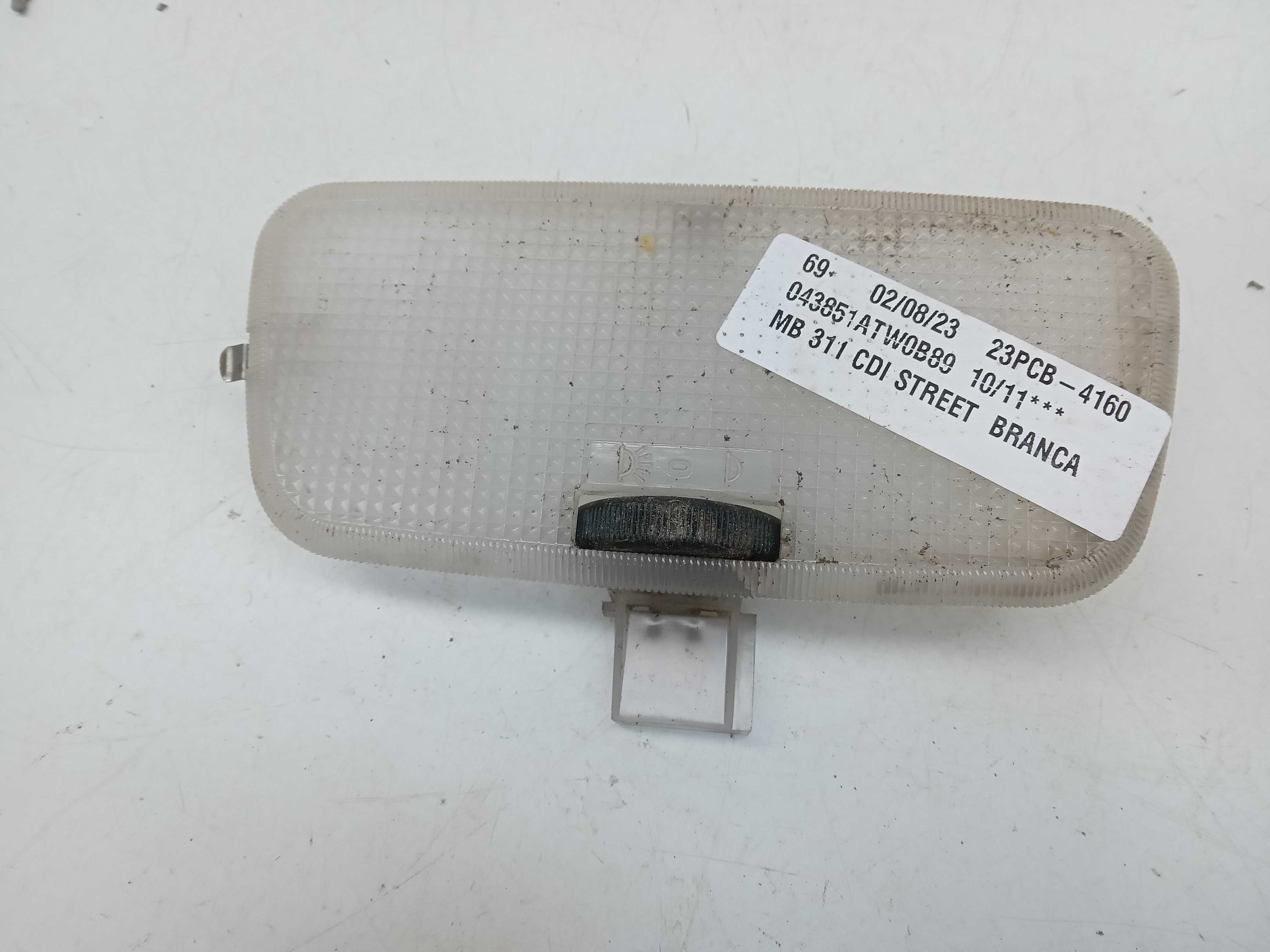LUZ CORTESIA TETO MB  311 sprinter 2011 1