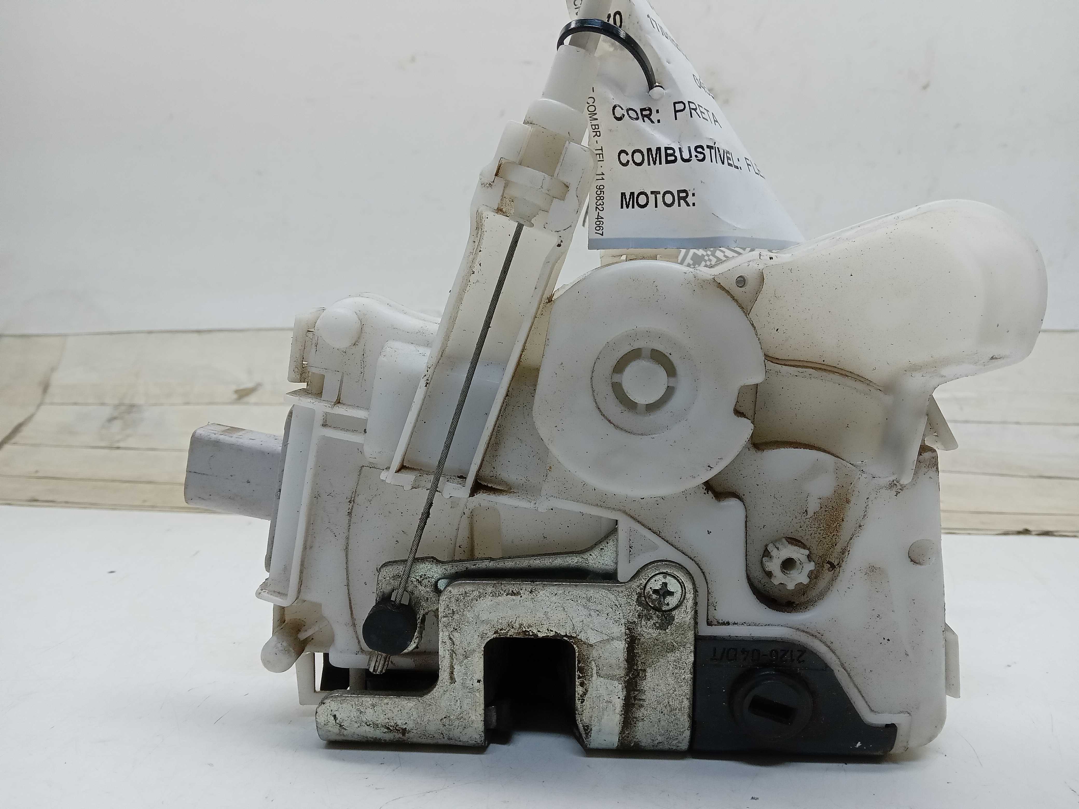 FECHADURA PORTA TRASEIRA LD VW VOYAGE 2017 1