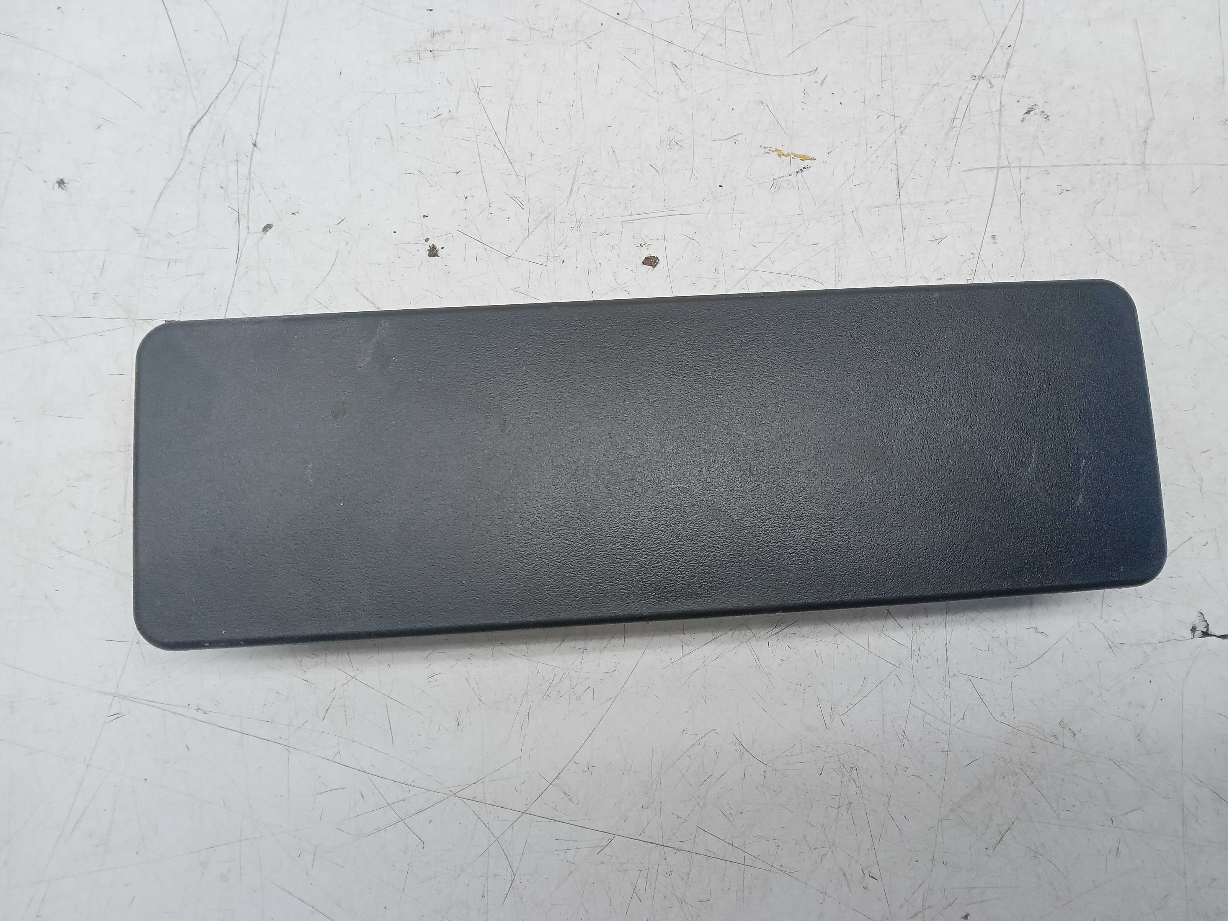 MOLDURA ACABAMENTO TAMPA RADIO FIAT UNO STRADA PALIO. 2