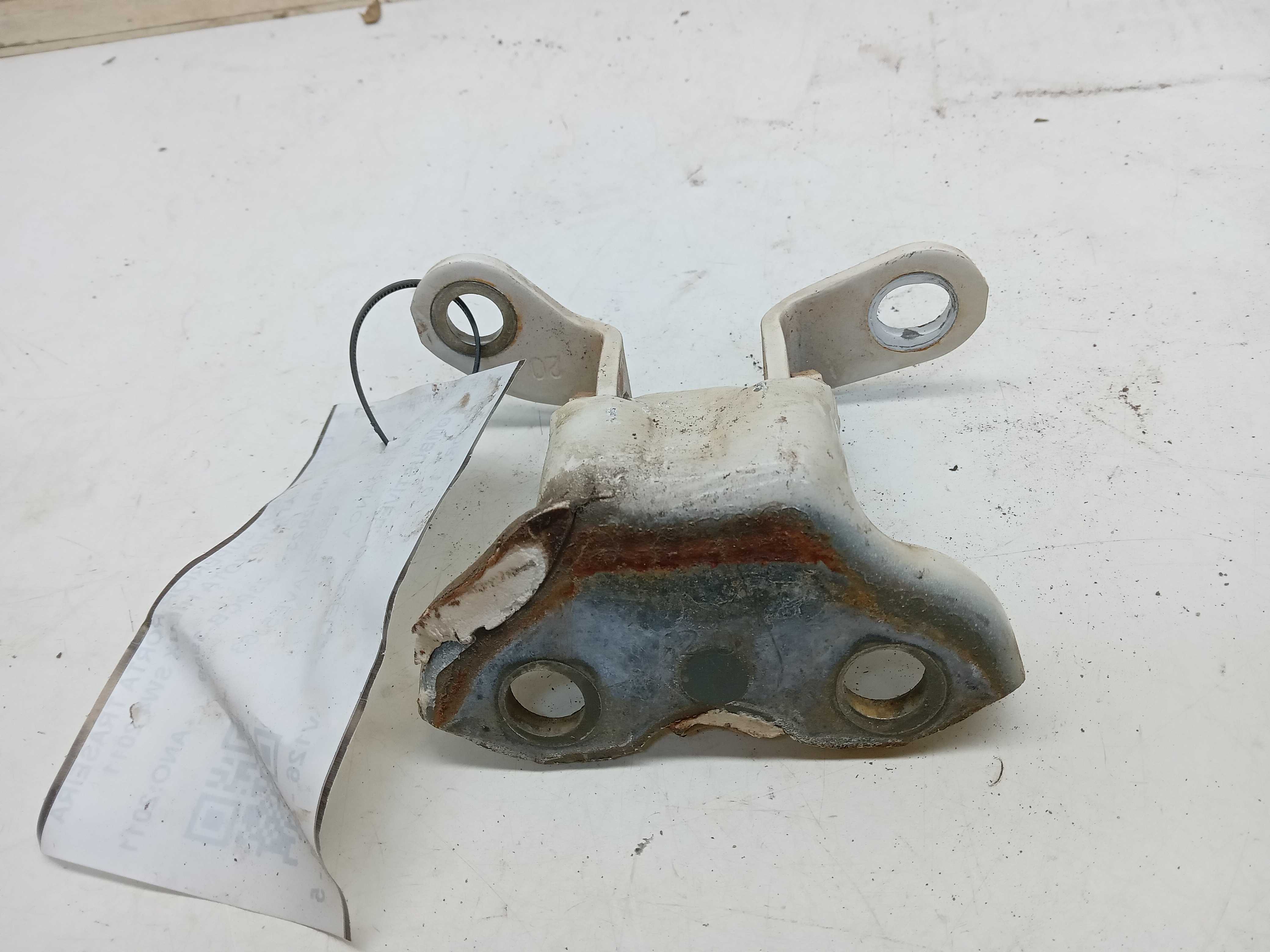 DOBRADIÇA SUPERIOR PORTA TRASEIRA DIREITA TOYOTA HILUX SW4 1