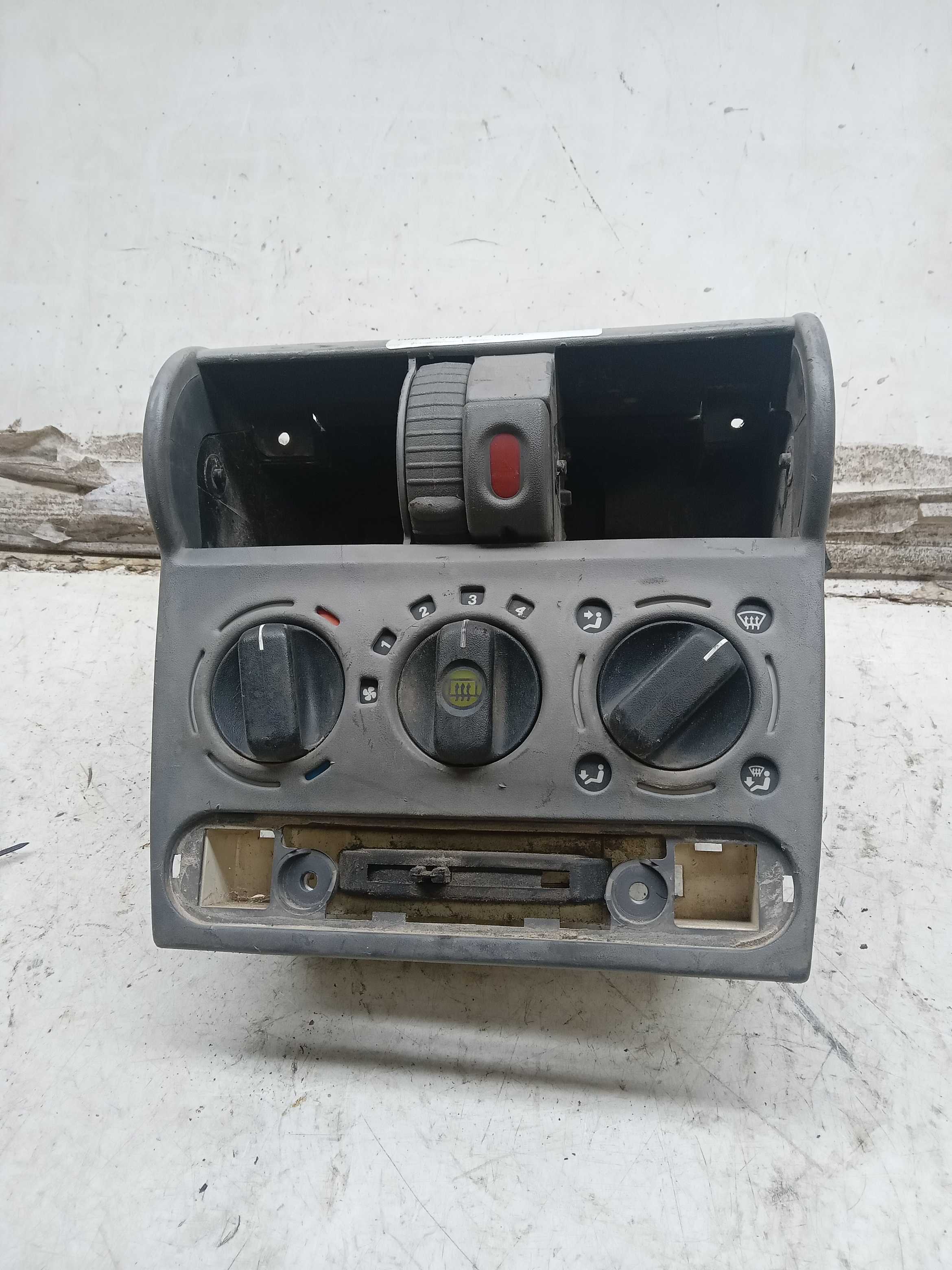 MOLDURA PAINEL COMANDO CENTRAL DIFUSOR AR GM CORSA 1995 1