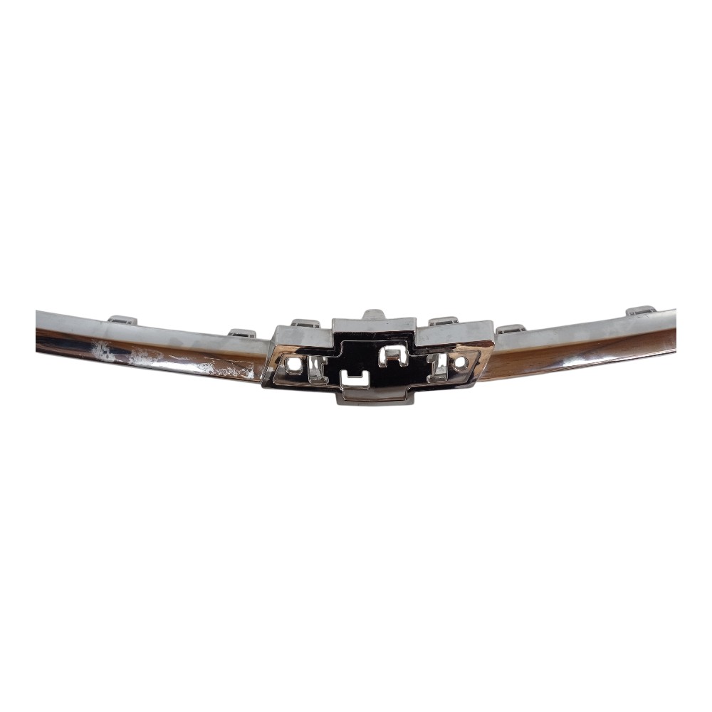 MOLDURA CROMADA SUPERIOR GRADE DIANTEIRA GM ONIX 2020 A 2024 3