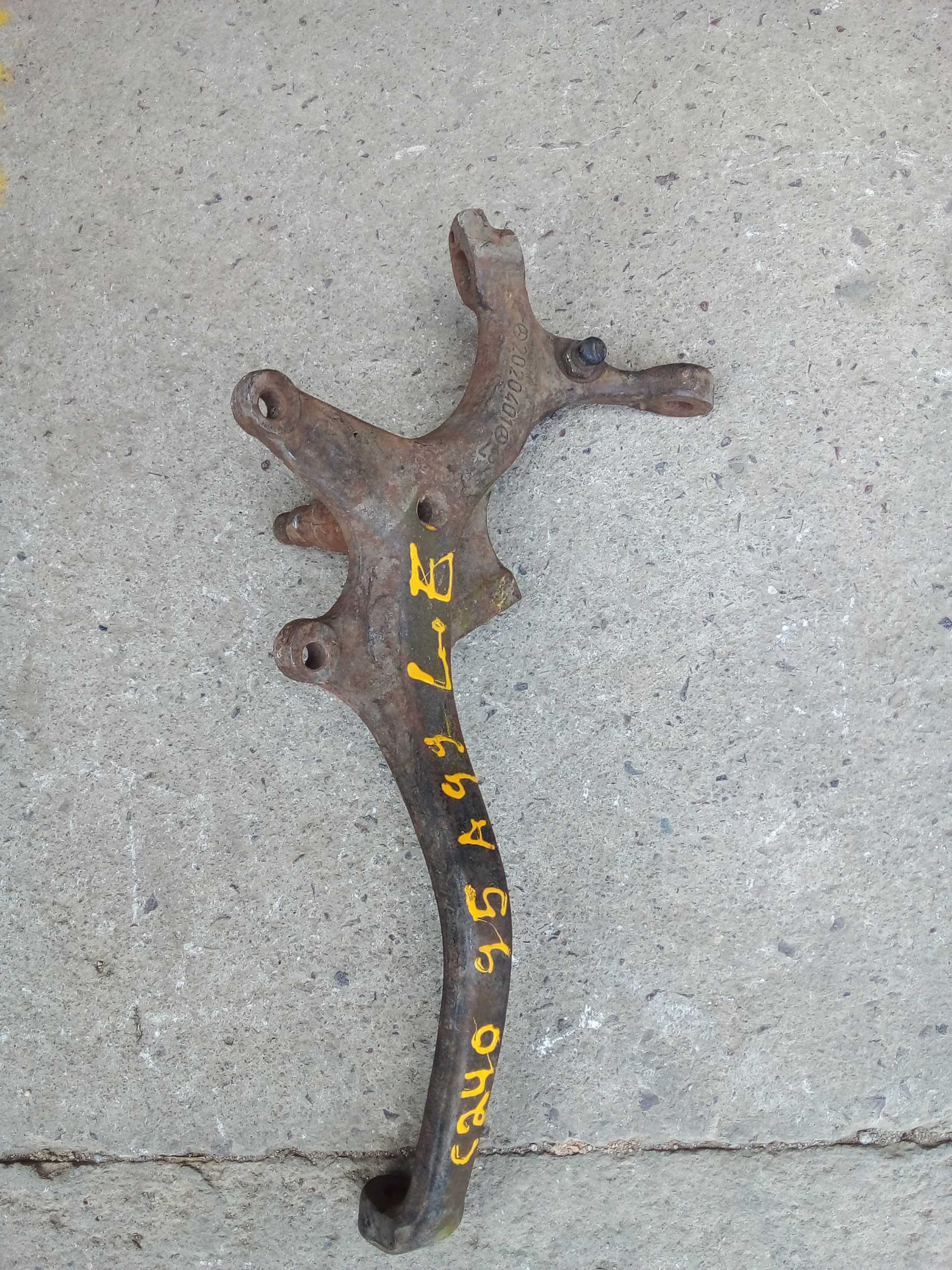 CUBO MONTANTE DIANTEIRO ESQUERDO MERCEDES C240 1995