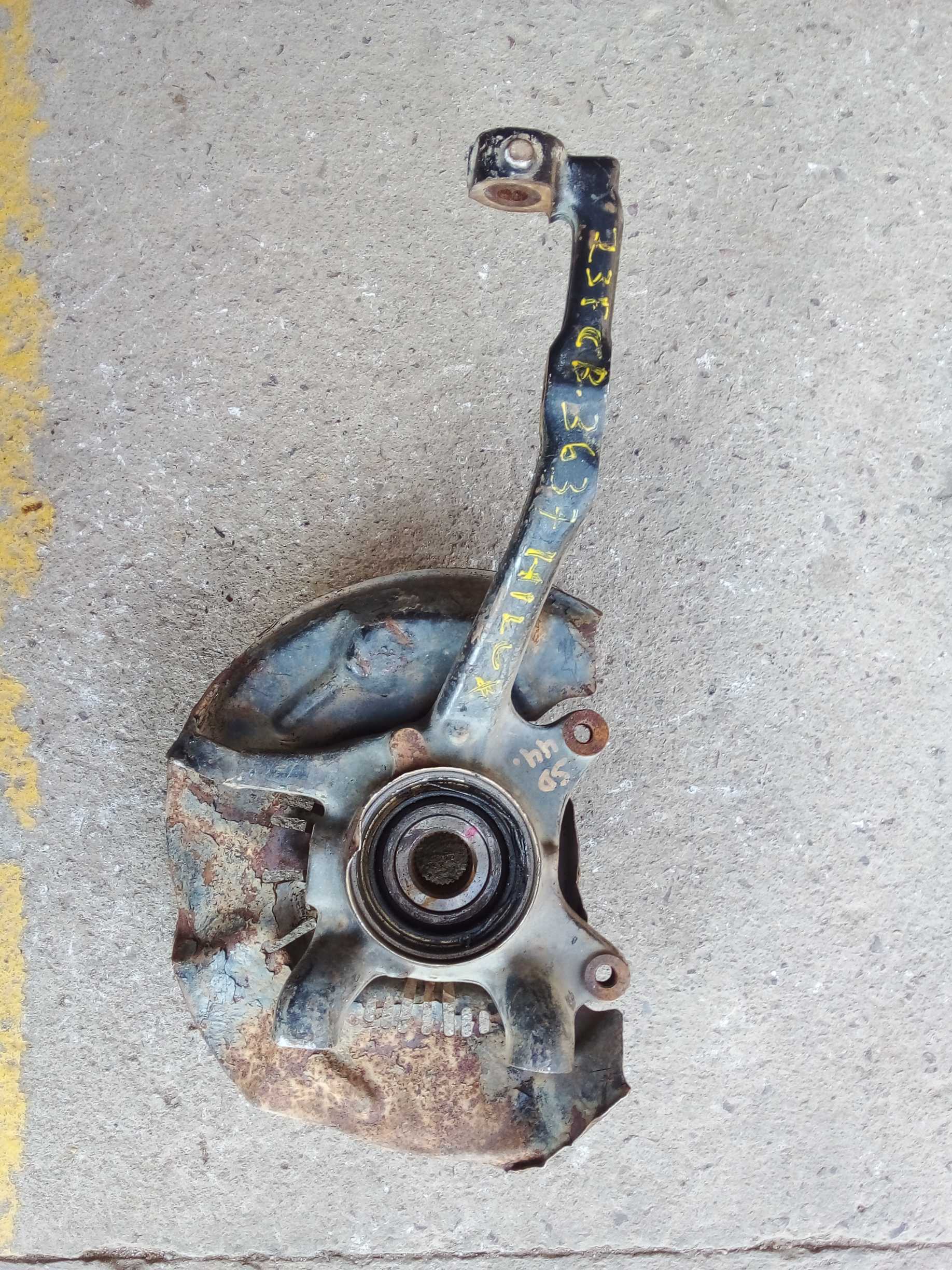 CUBO MONTANTE DIANTEIRO DIREITO HILUX 2010 1