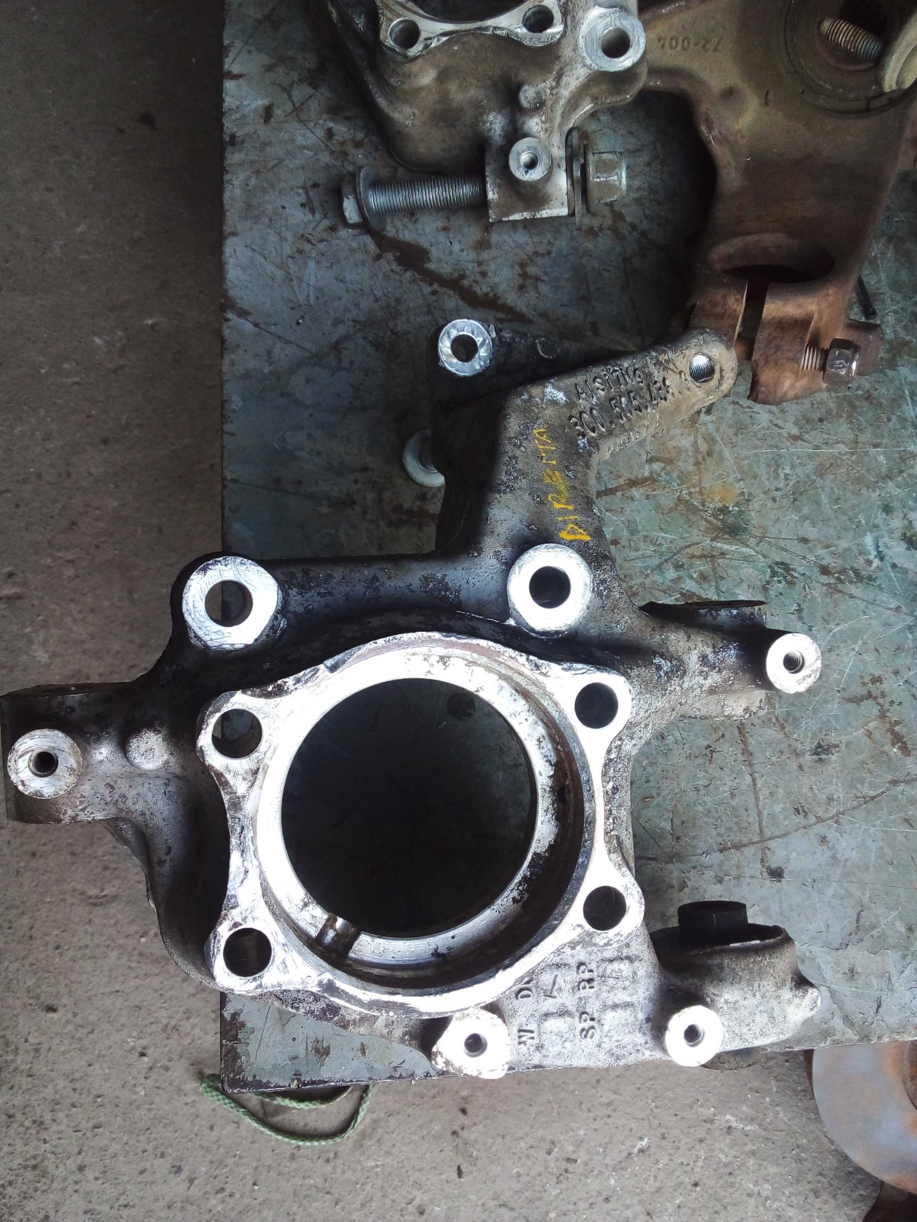 CUBO MONTANTE TRASEIRO DIREITO VW TIGUAN 2011 2