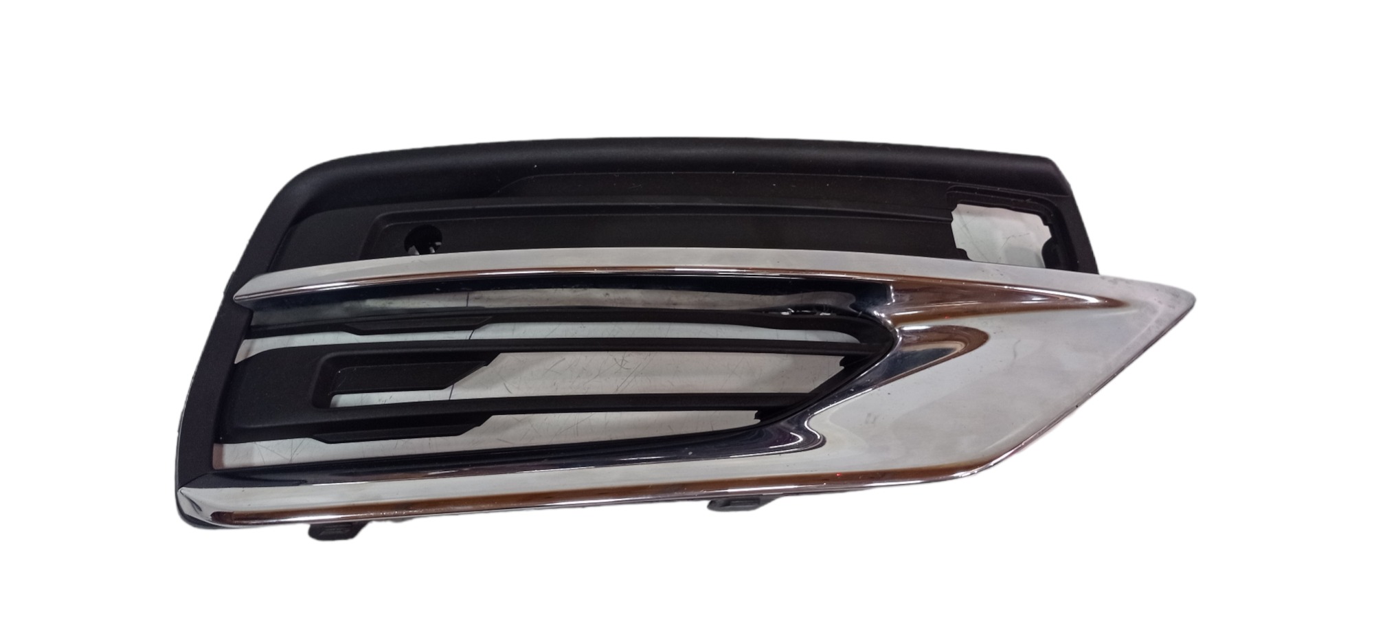 31663844 Moldura Grade Farol Milha Direito Volco Xc90 2021