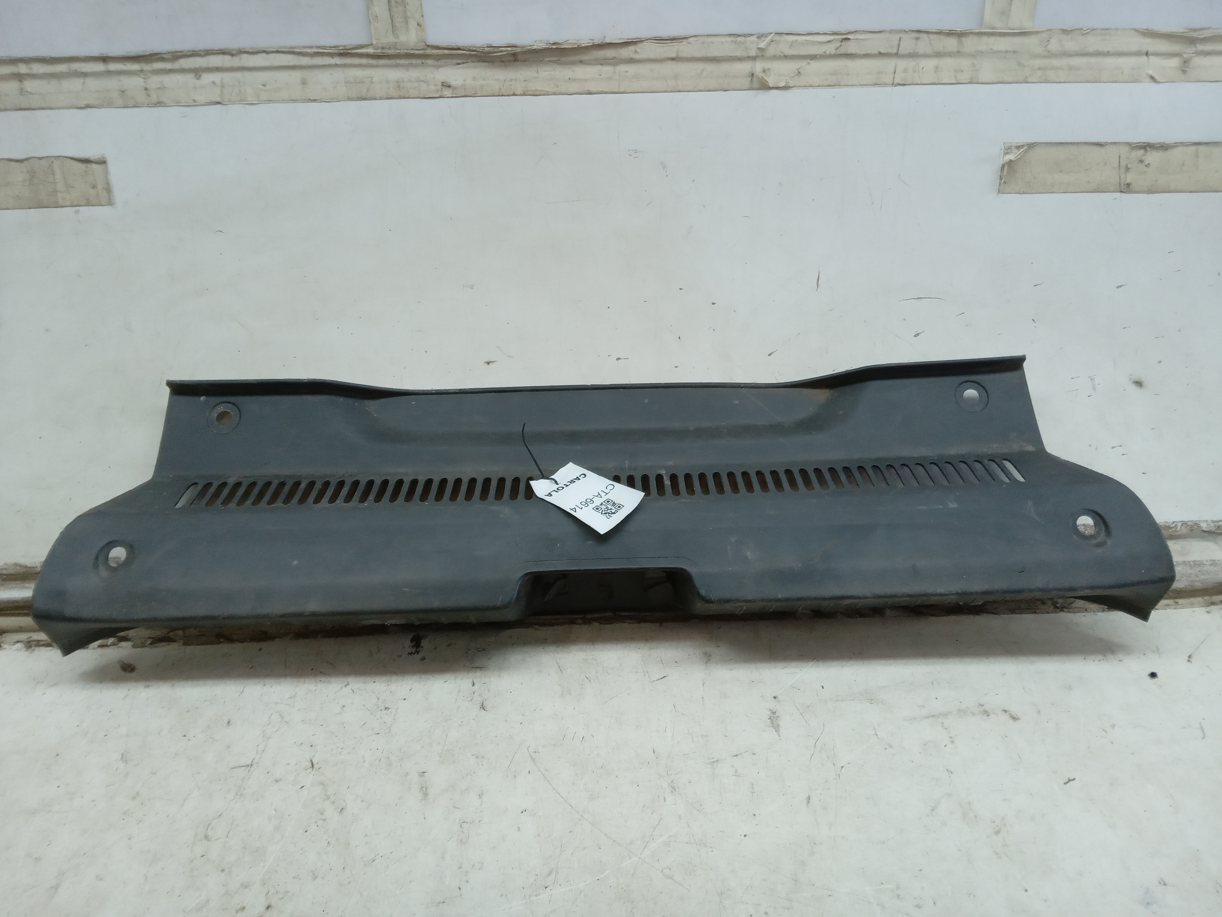 MOLDURA SOLEIRA PORTA MALAS FIAT ARGO 2018 1