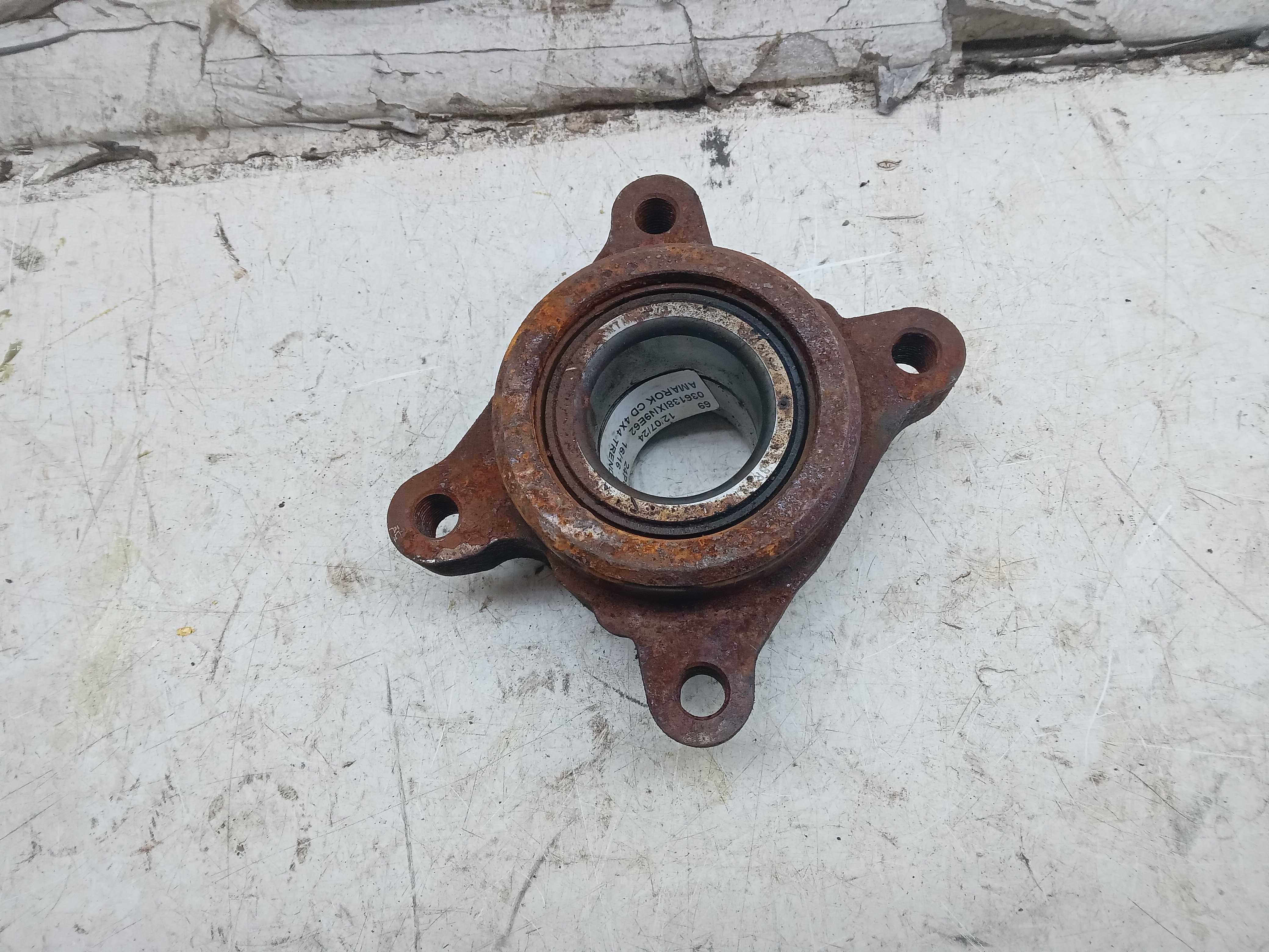 CUBO MONTANTE RODA TRASEIRA VW AMAROK 1