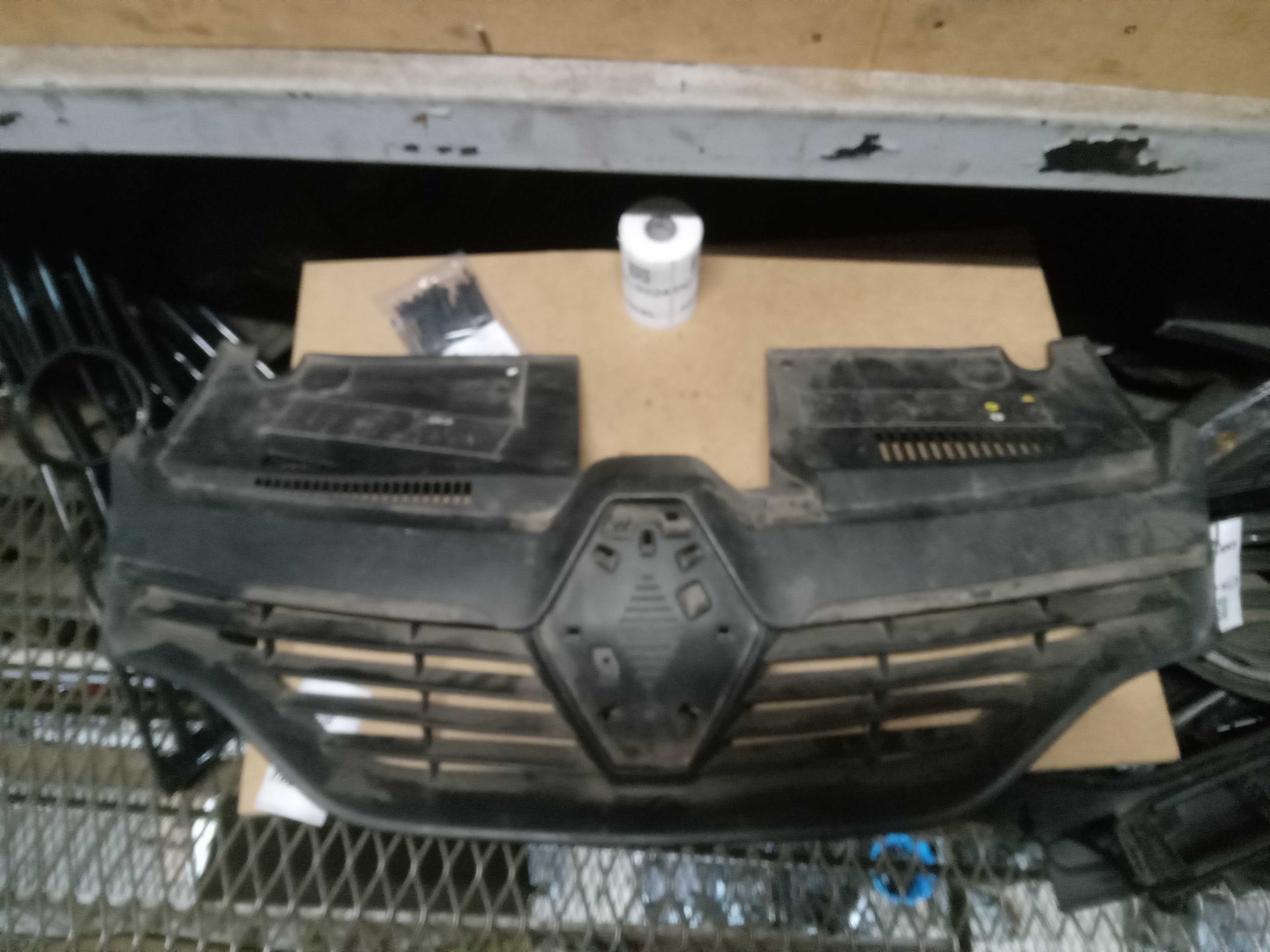 GRADE FRONTAL PARACHOQUE RENAULT LOGAN OU SANDERO 2014 2