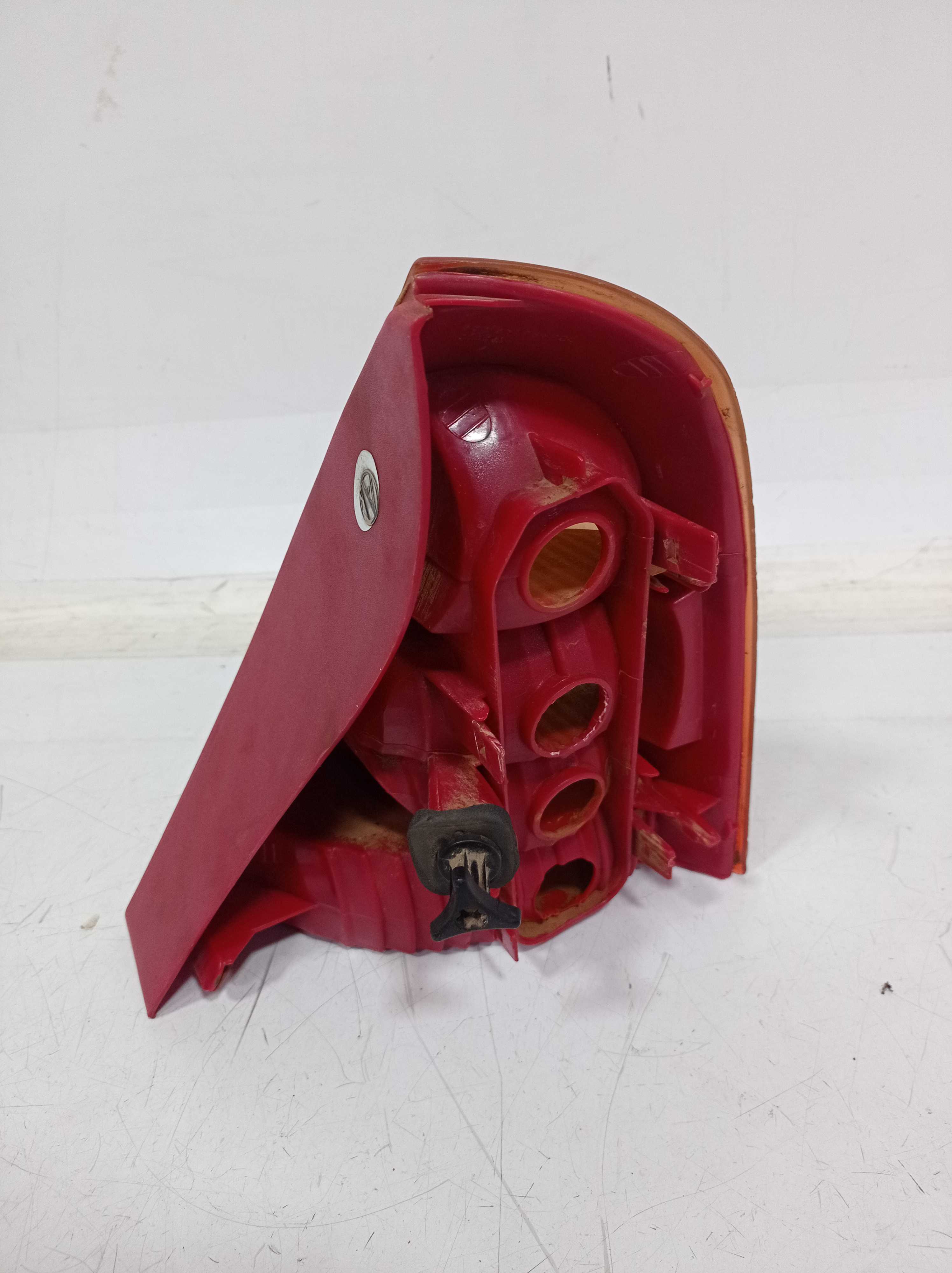 LANTERNA TRAS ESQUERDA RENAULT CLIO HATCH 2003 A 2011 2