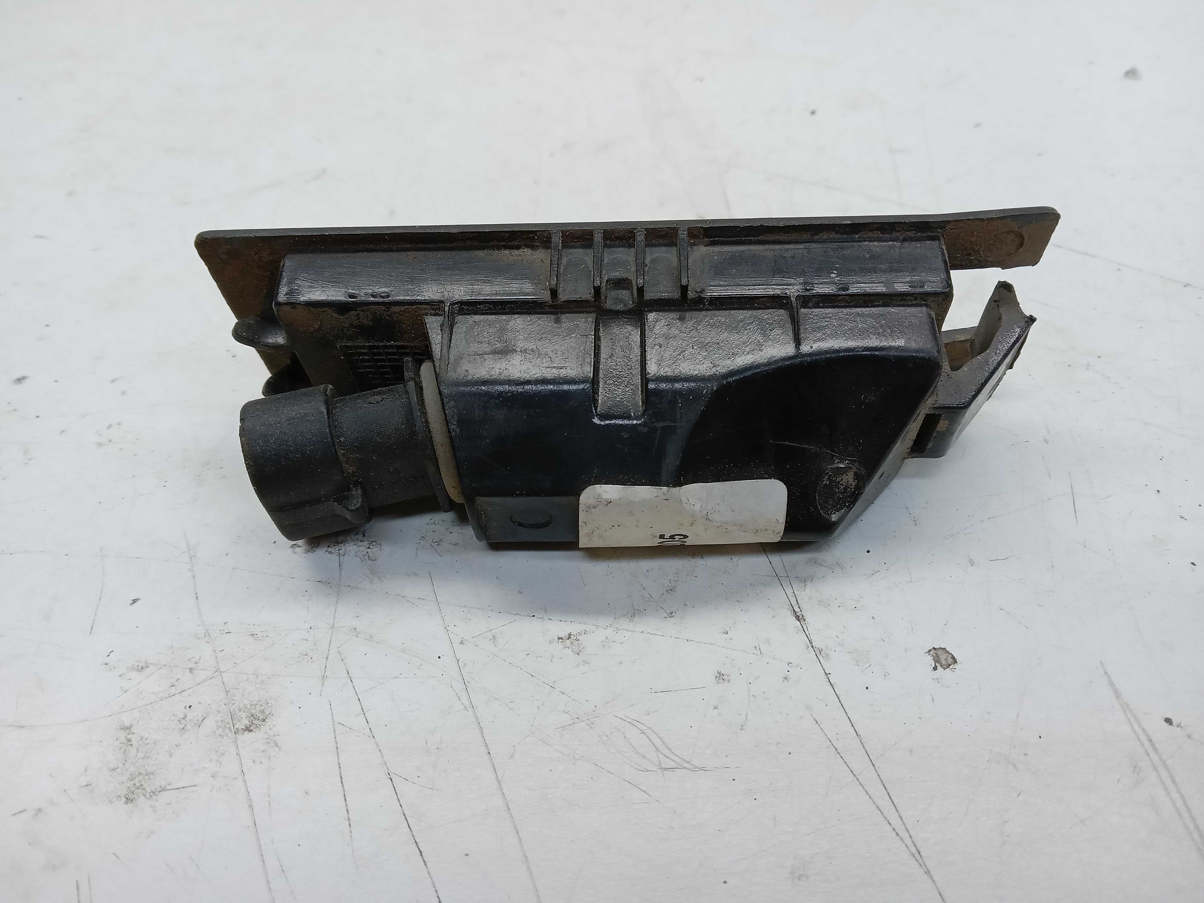 LUZ PLACA TRASEIRA FIAT UNO 2016 2