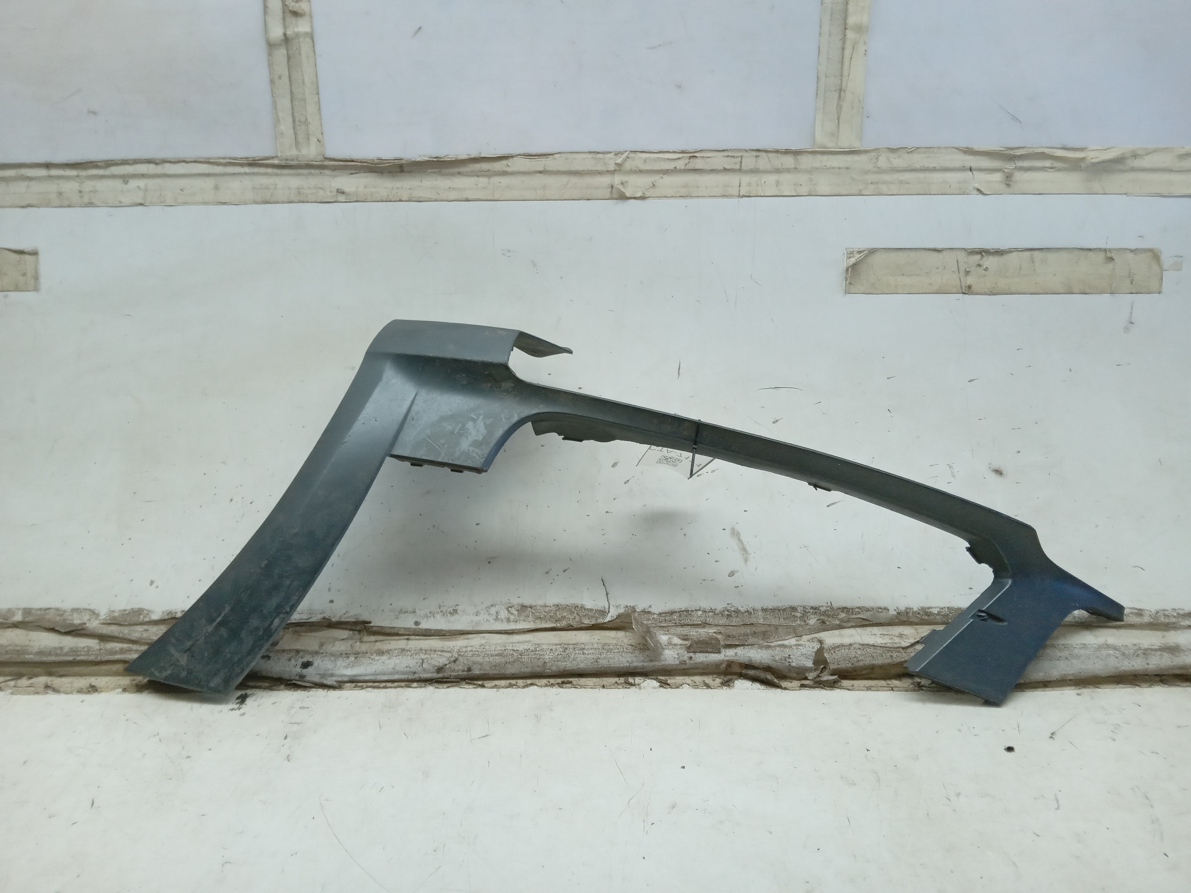 MOLDURA ACABAMENTO PARACHOQUE AUDI A6 1