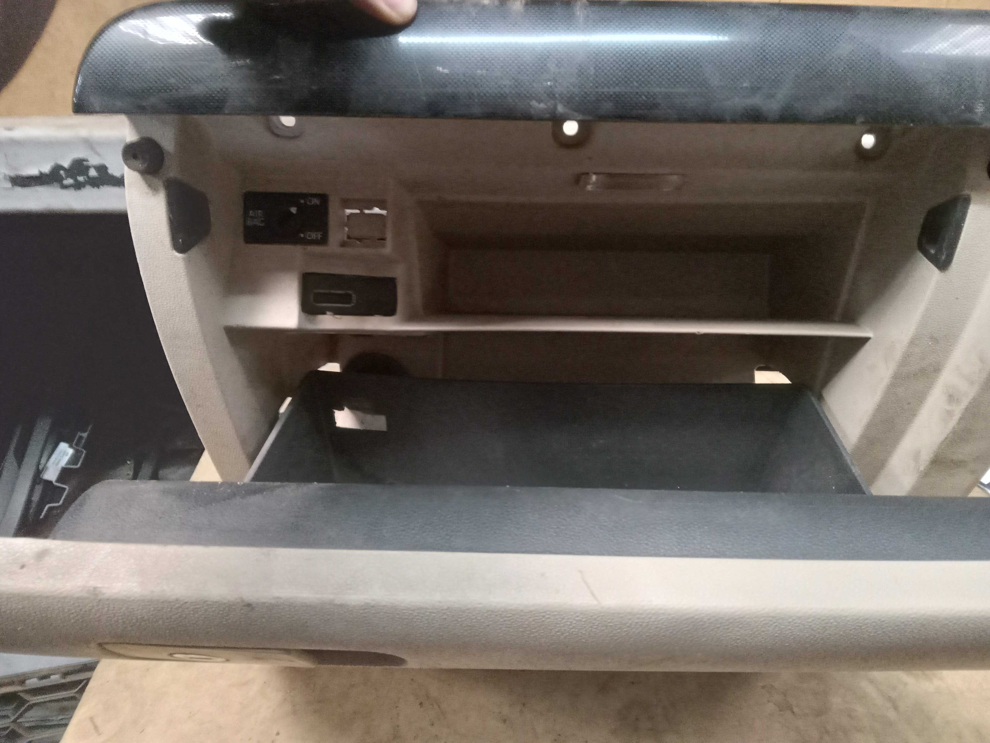 PORTA LUVAS VW JETTA 2014 4