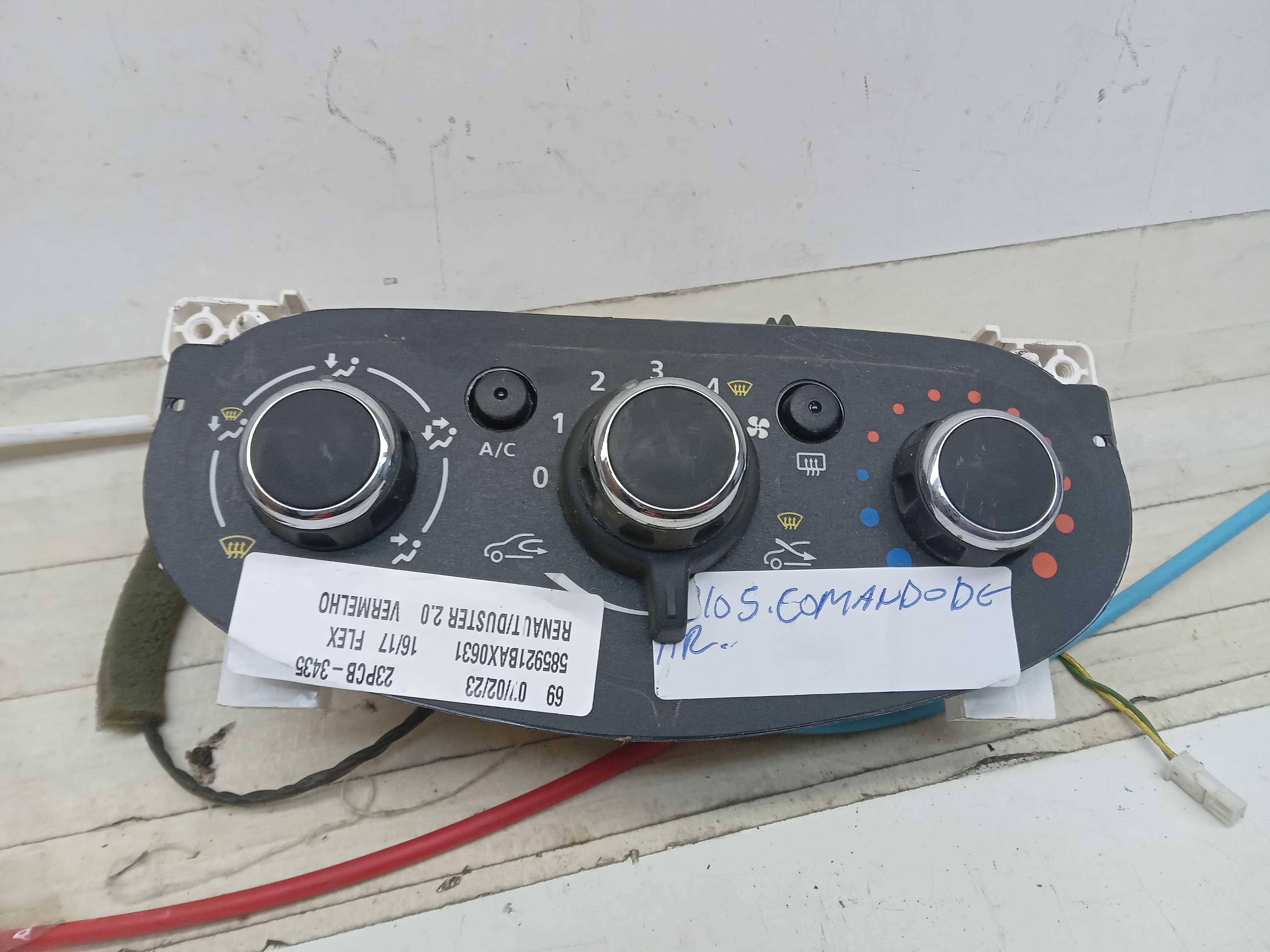 MOLDURA COMANDO AR RENAULT DUSTER 2016 1