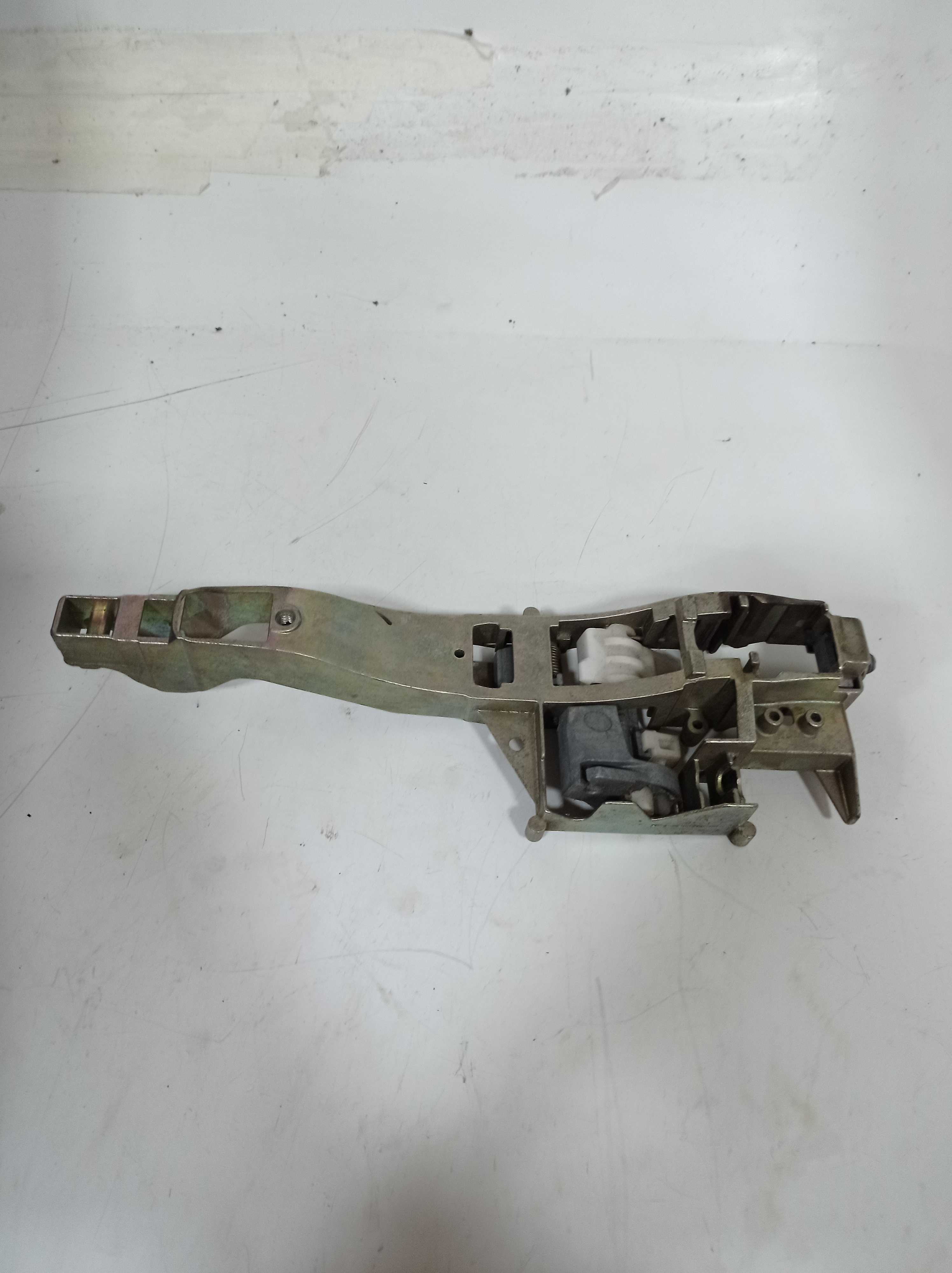 SUPORTE MAÇANETA EXTERNA DIANTEIRA DIREITA CITROEN C4 308