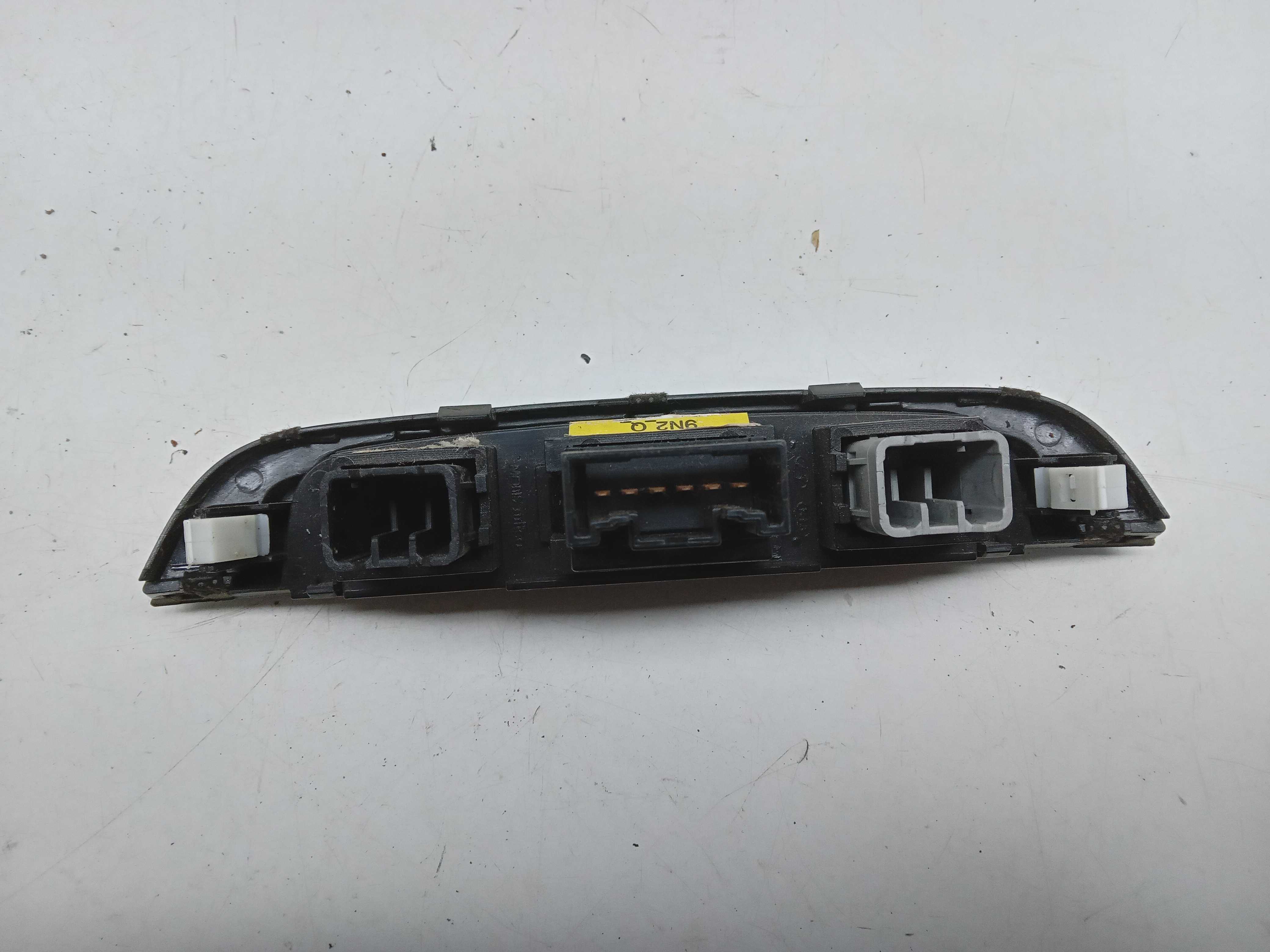Comando Botao pisca alerta hyundai ix35 2015 a 2020 2