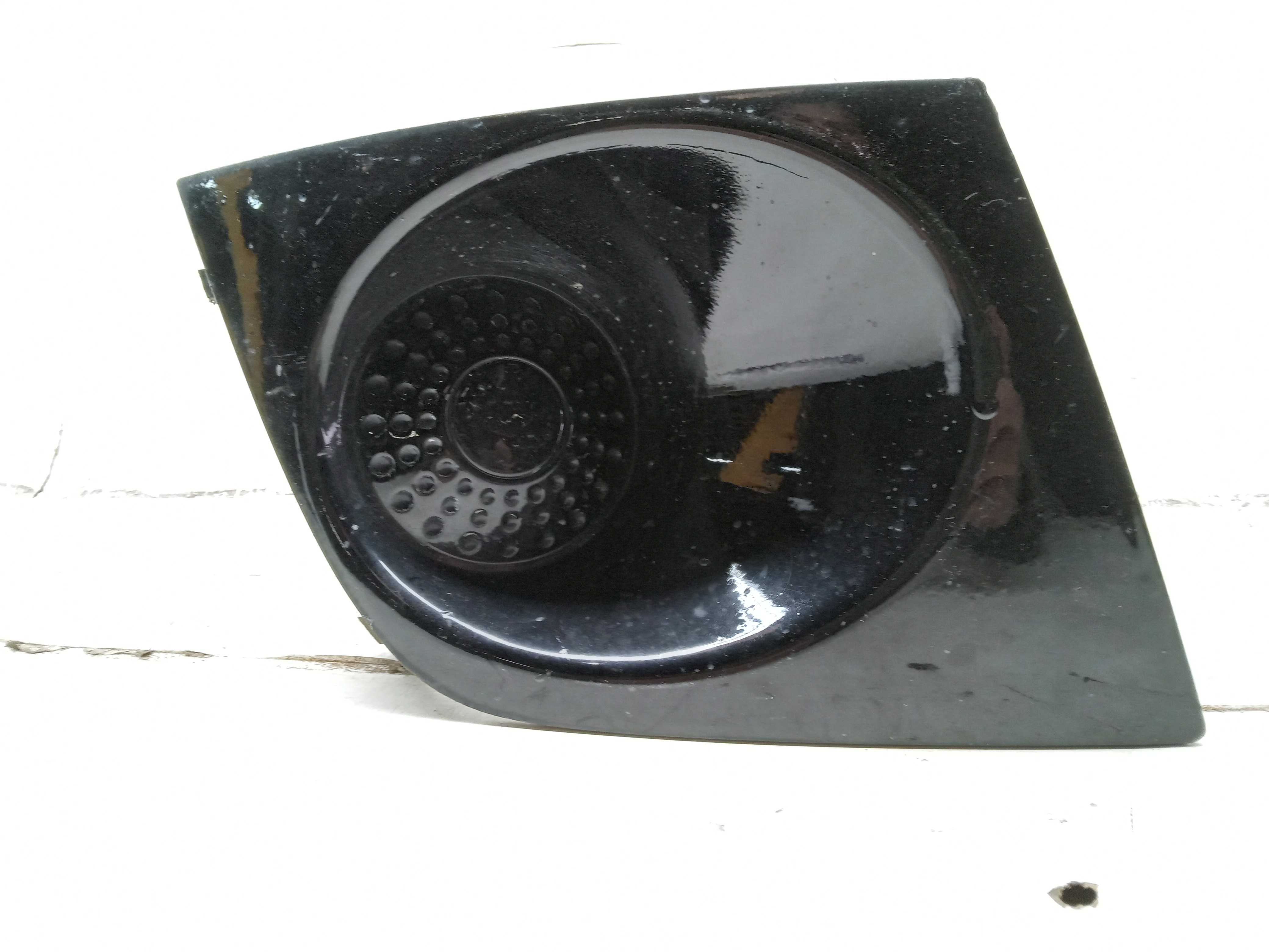 MOLDURA FAROL MILHA LD S/FURO NISSAN TIDA 2010 1