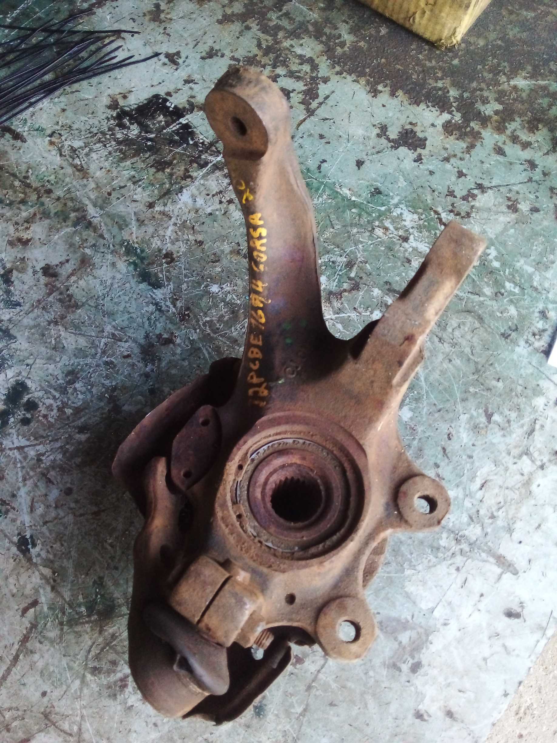 CUBO MONTANTE DIANTEIRO ESQUERDO GM CORSA 2000 1