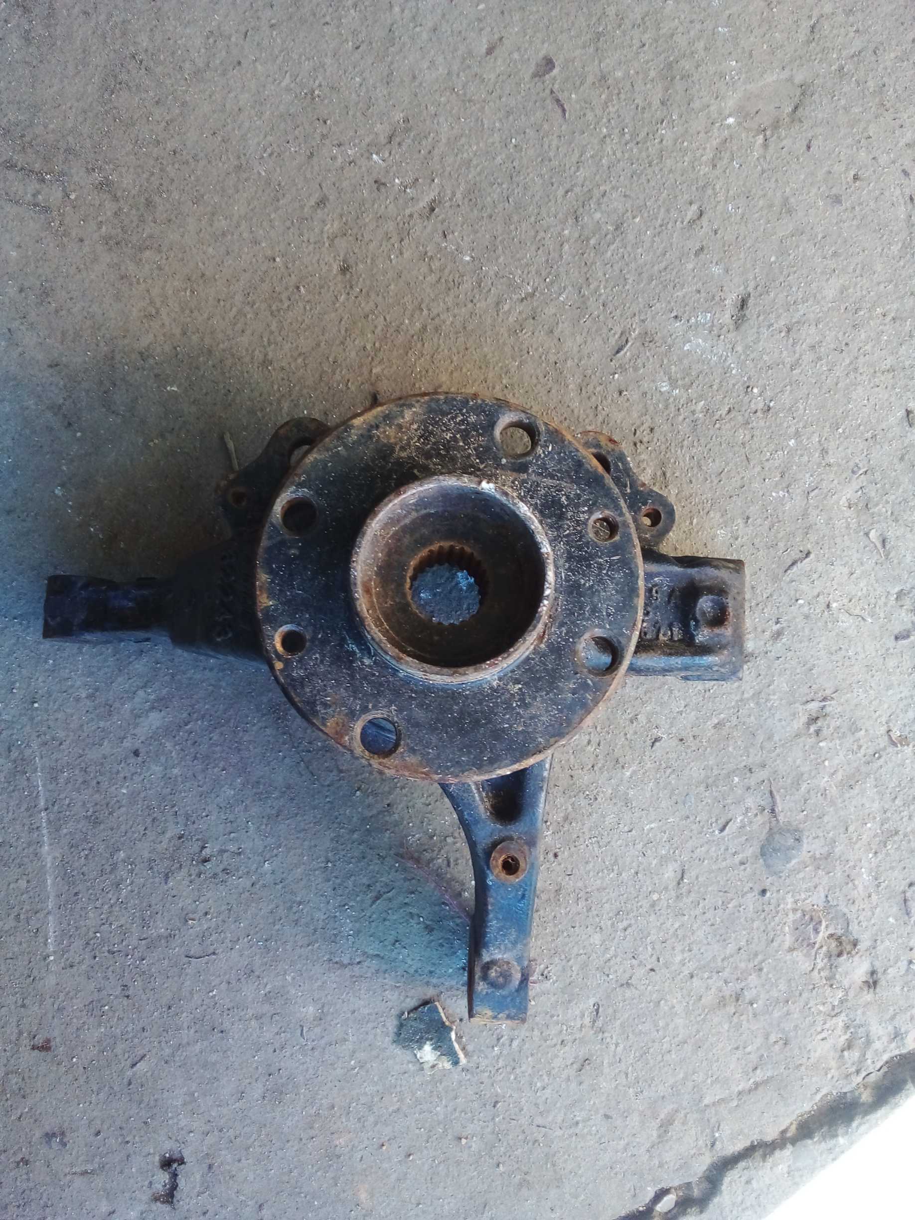 CUBO MONTANTE DIANTEIRO DIREITO FIAT LINEA 2010 3