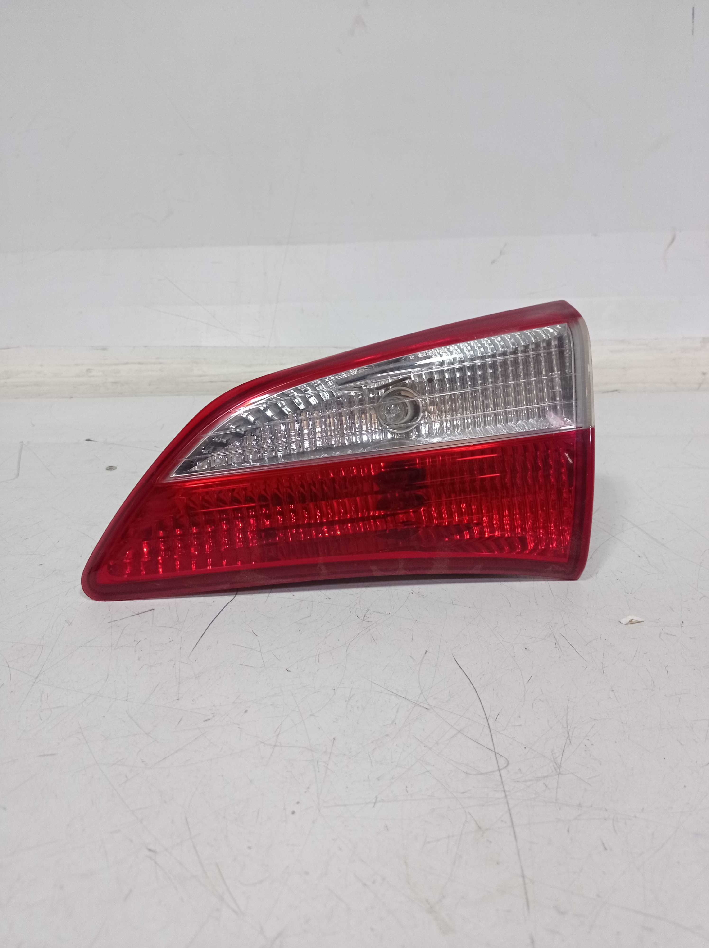 924041S000 LANTERNA TAMPA TRASEIRA DIREITA HYUNDAI HB20 2016 3