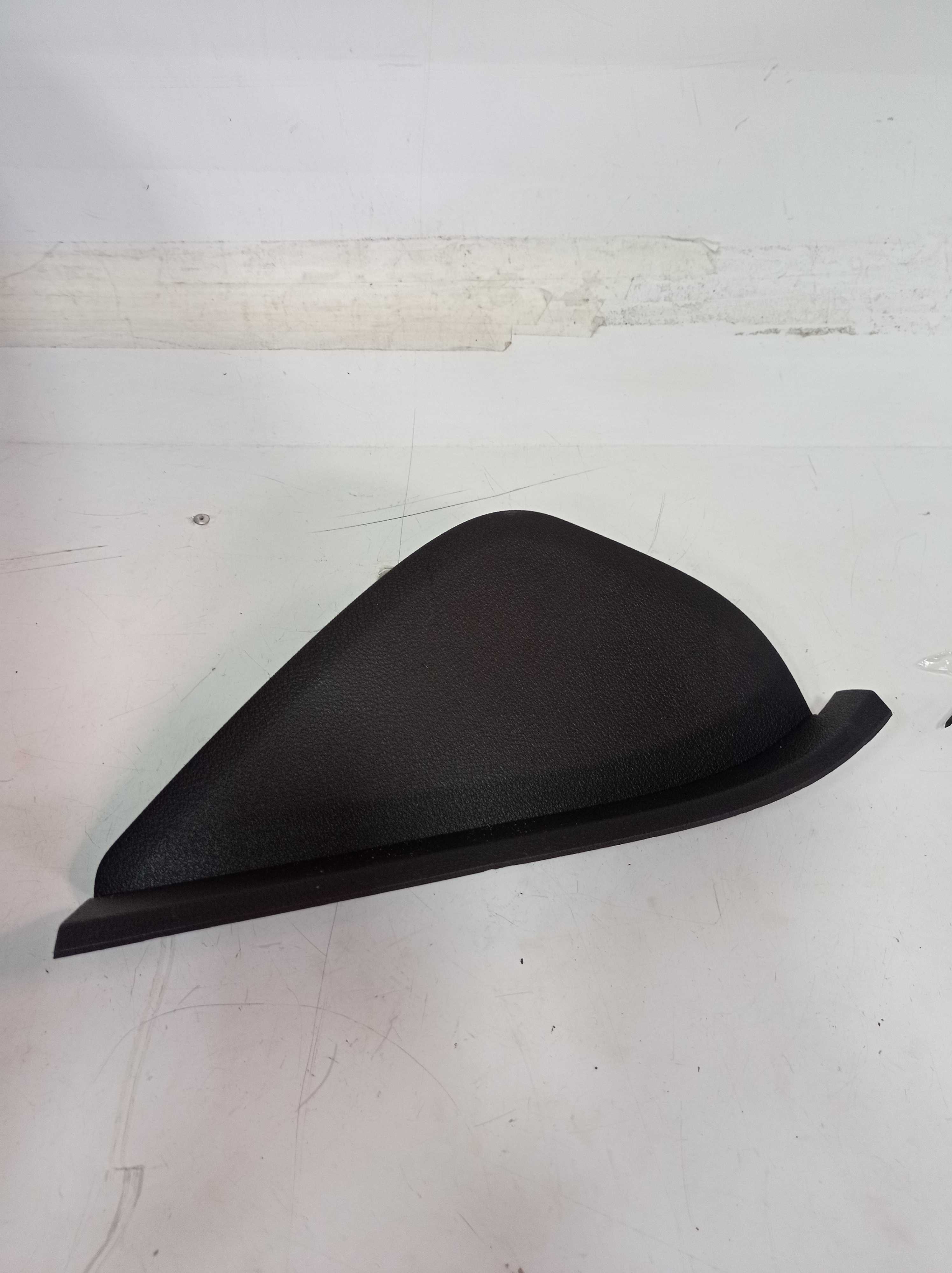 Acabamento direito painel Volkswagen Tiguan 2007 a 2011 1