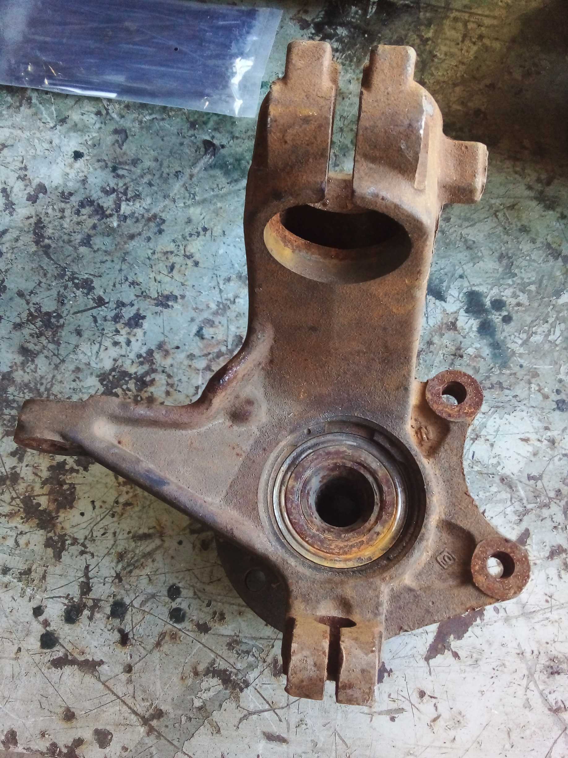 CUBO MONTANTE DIANTEIRO ESQUERDO PEUGEOT 206 2006 1
