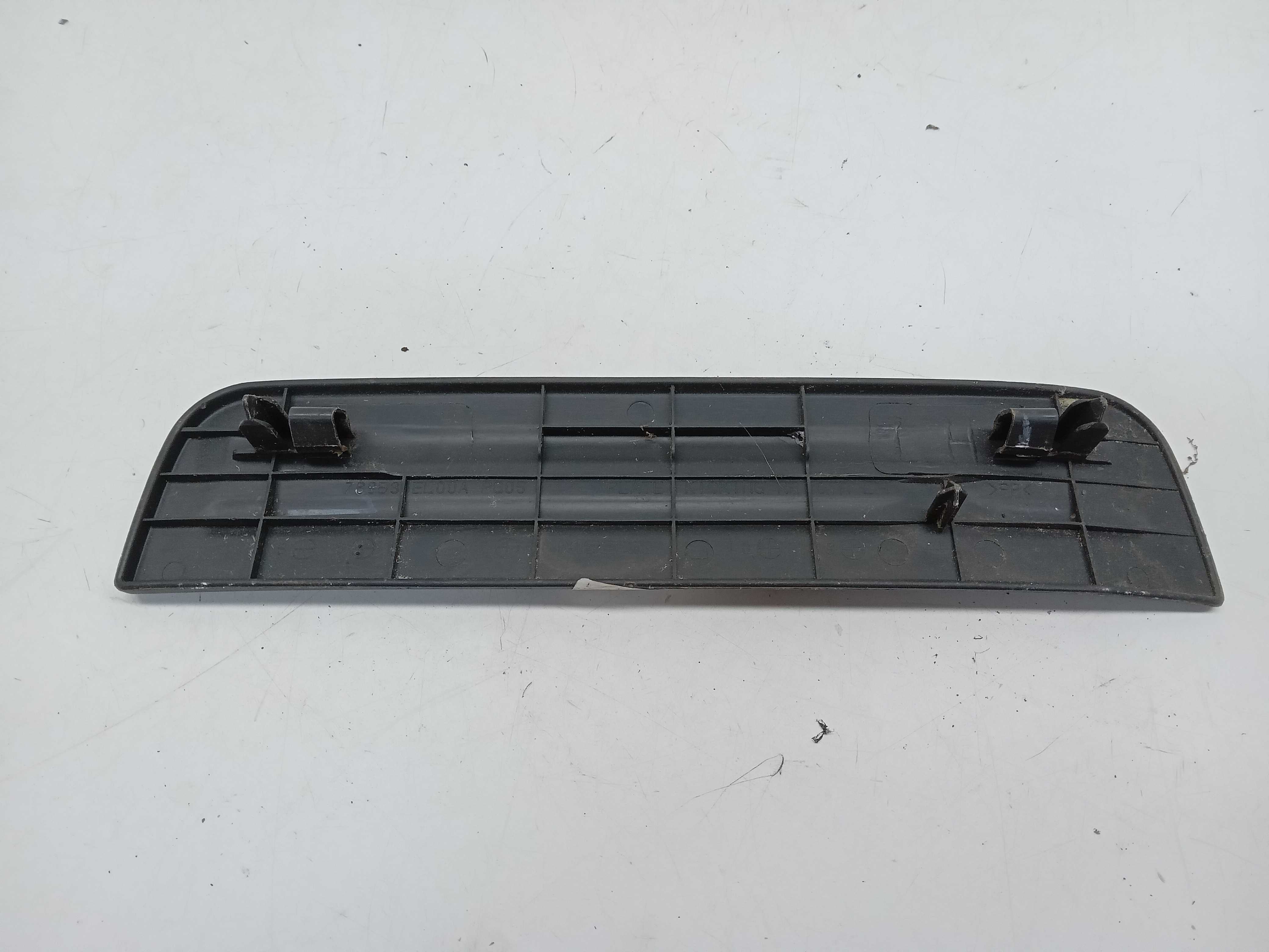 MOLDURA SOLEIRA PORTA TRASEIRA LE NISSAN TIIDA 2